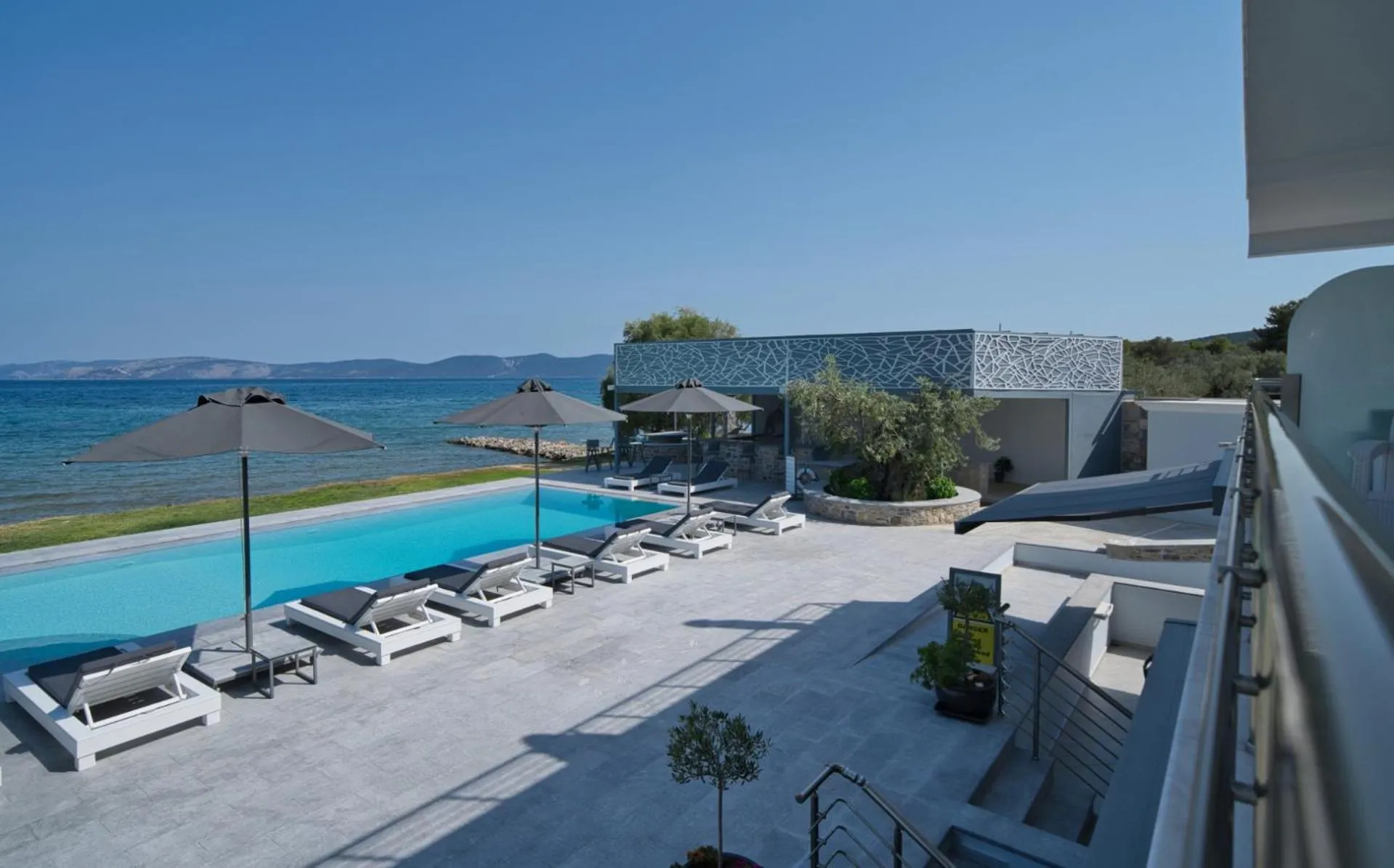 Swimming pool in Dardiza Boutique Hotel