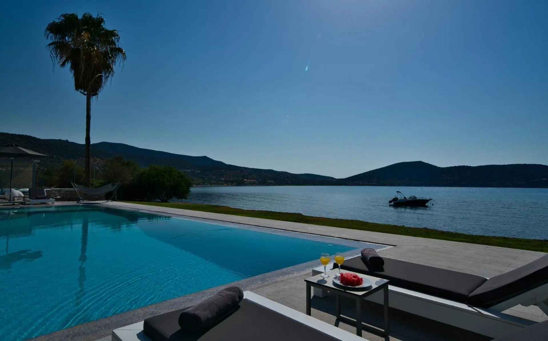 Swimming pool in Dardiza Boutique Hotel