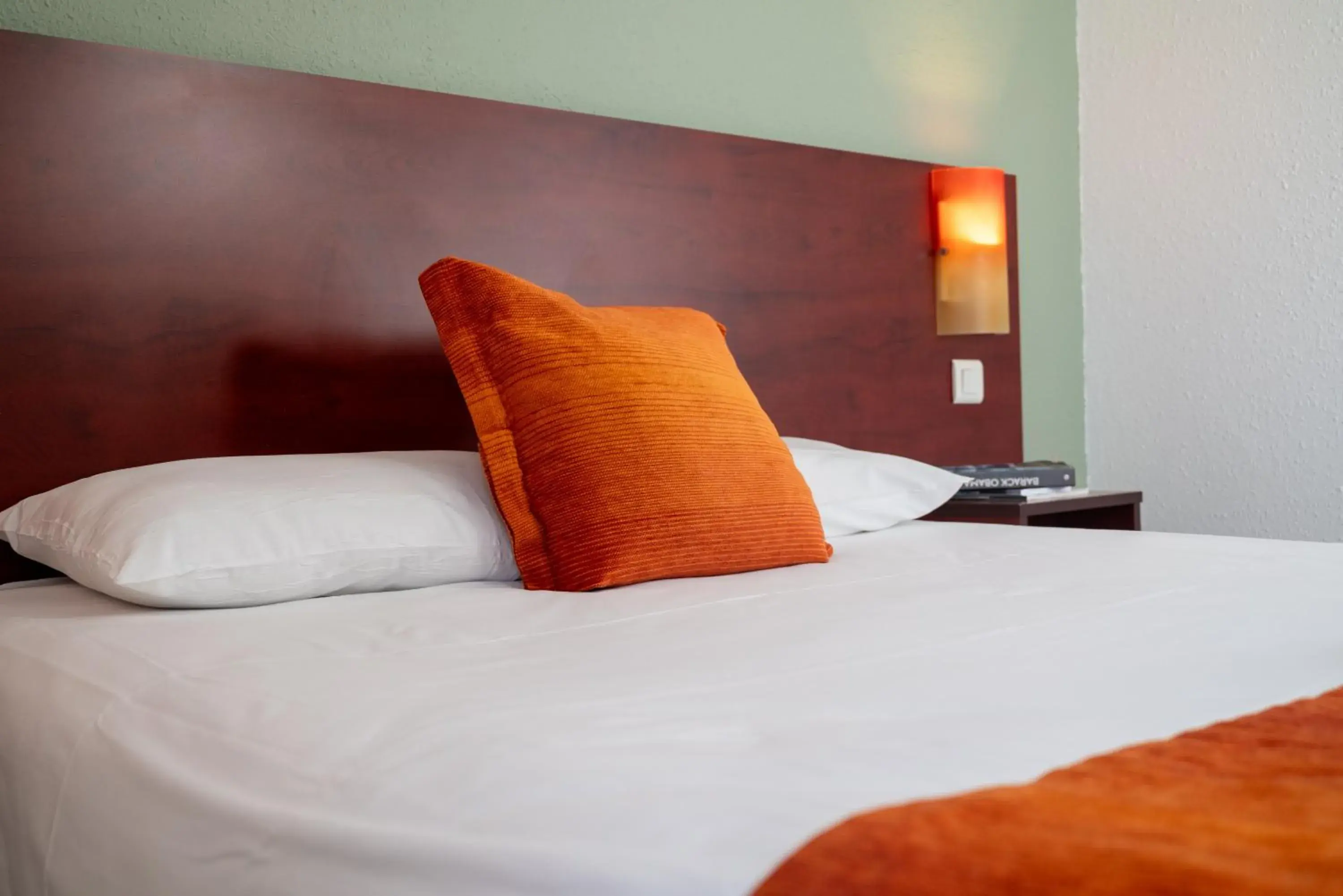 Bedroom, Bed in Initial by Balladins Lyon Villefranche-sur-Saône Bedroom, Bed in Initial by Balladins Lyon Villefranche-sur-Saône