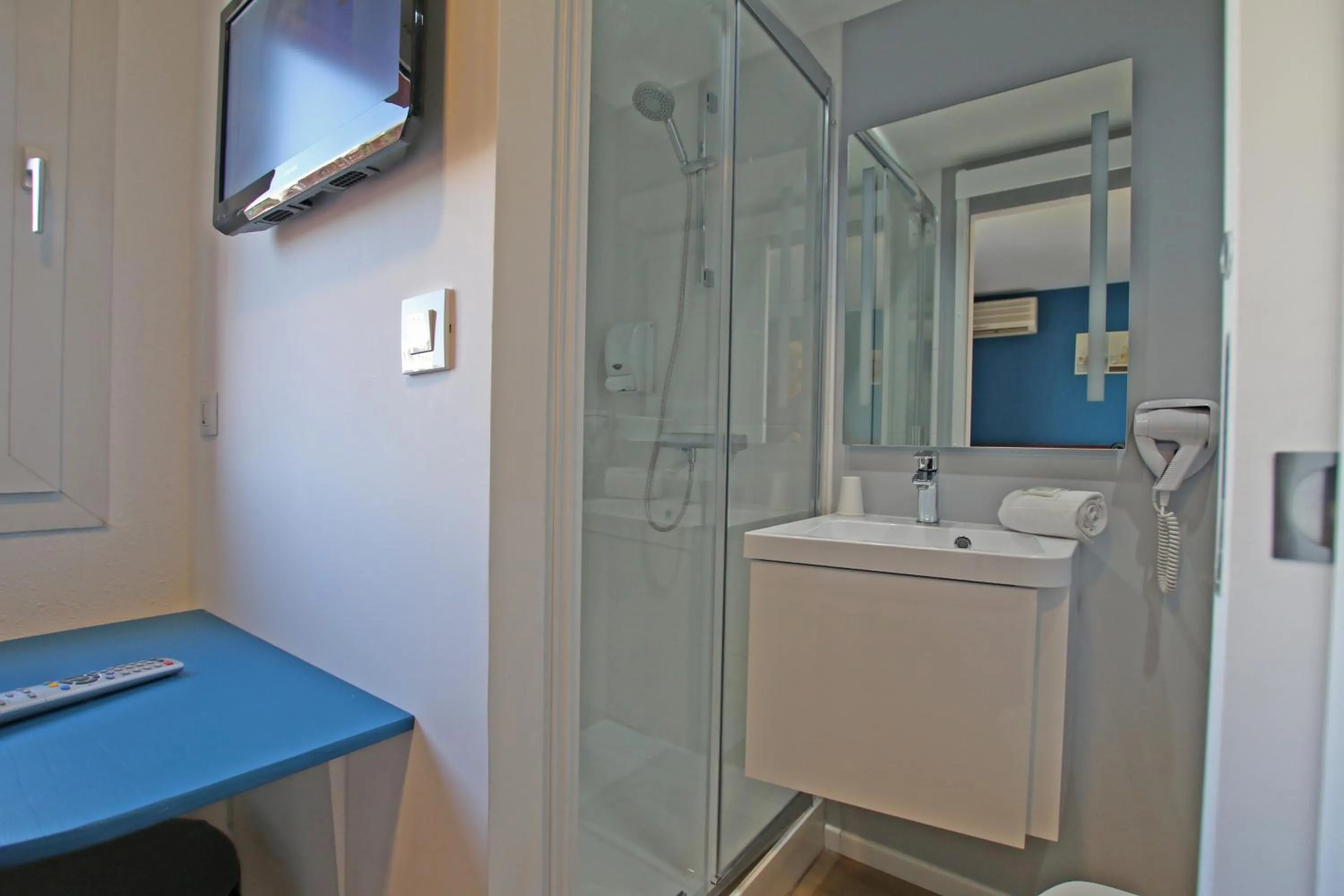 Bathroom in Initial by Balladins Lyon Villefranche-sur-Saône