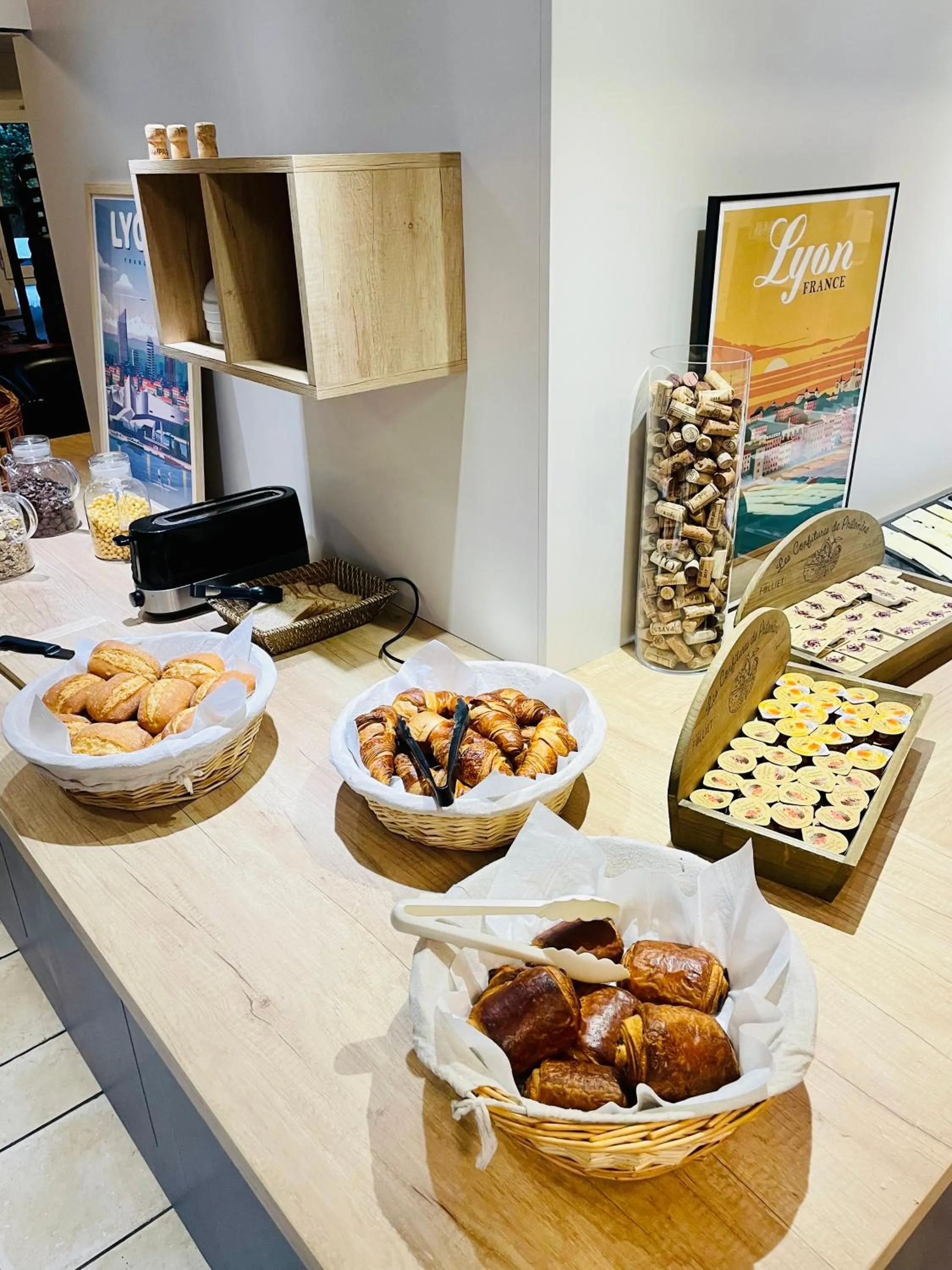 Breakfast in Initial by Balladins Lyon Villefranche-sur-Saône