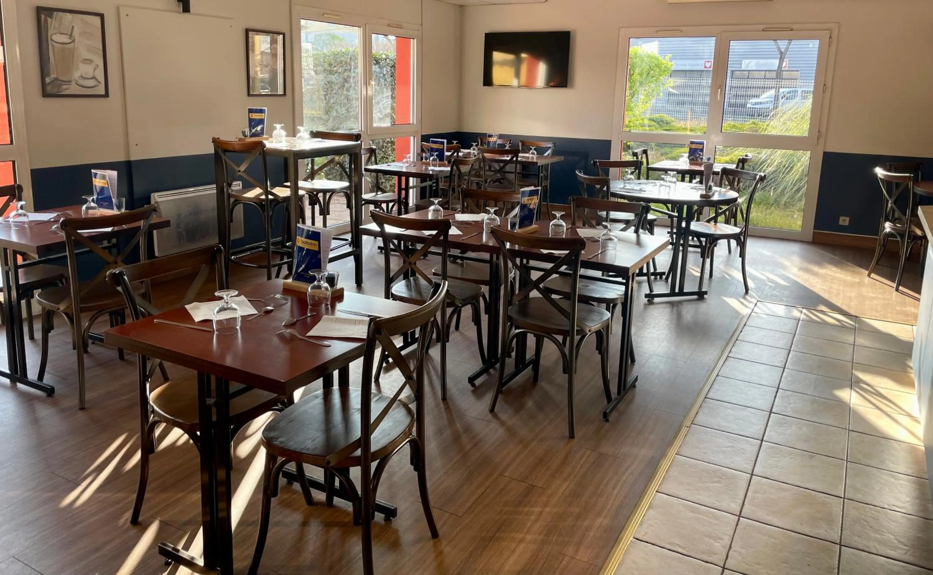 Restaurant/places to eat in Initial by Balladins Lyon Villefranche-sur-Saône