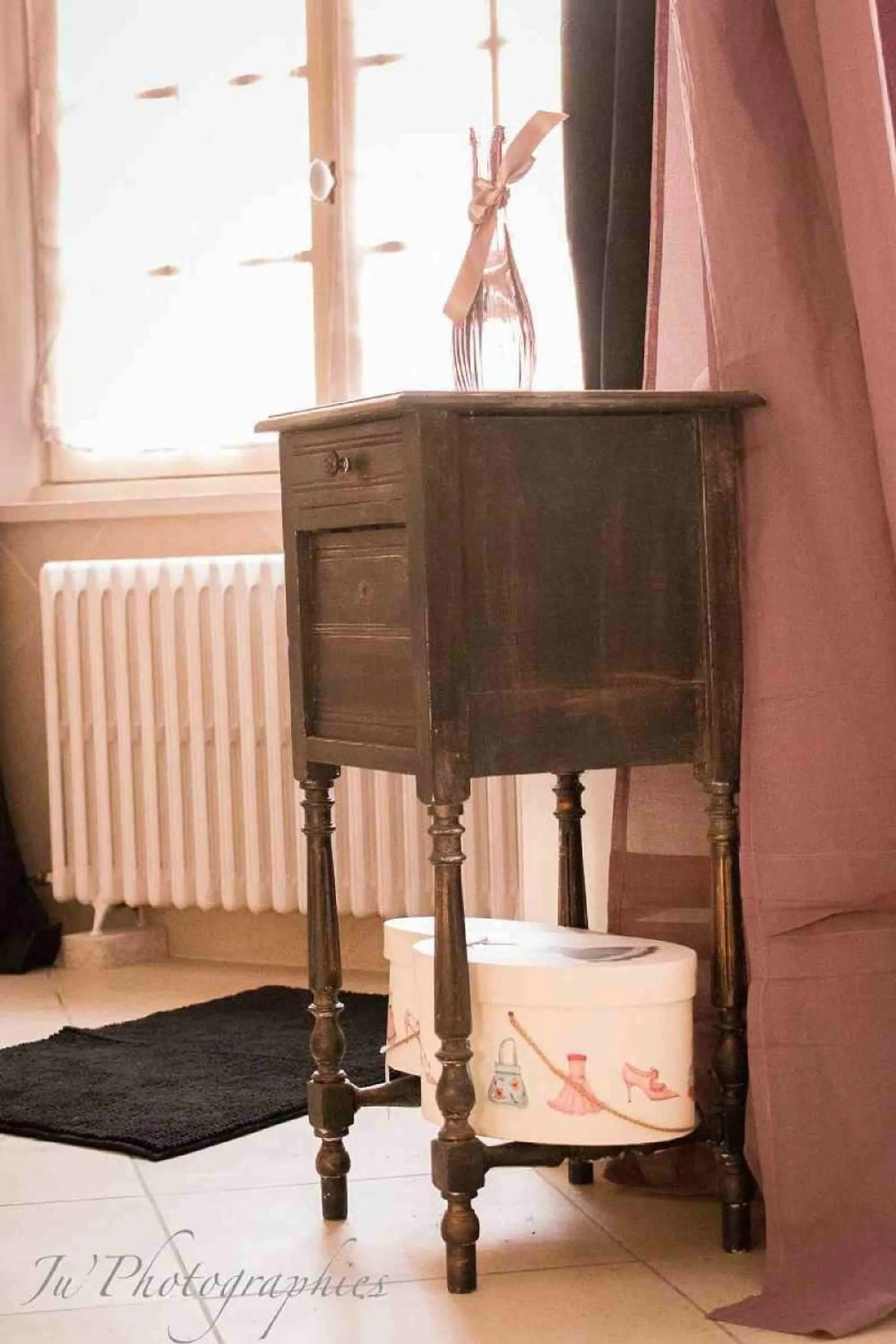 Decorative detail in Le jardin de Saint Jean