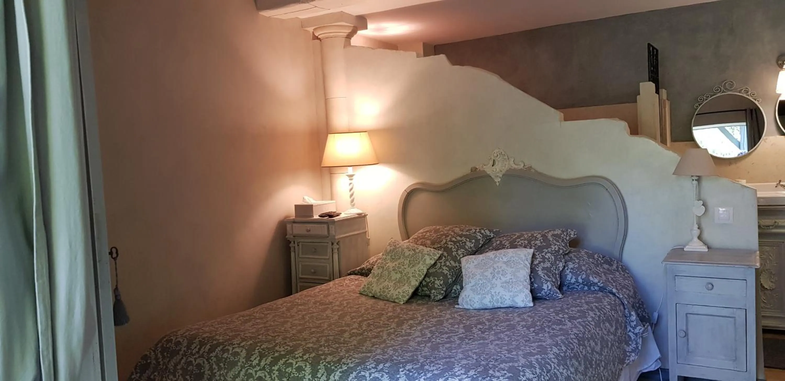 Decorative detail, Bed in Le jardin de Saint Jean