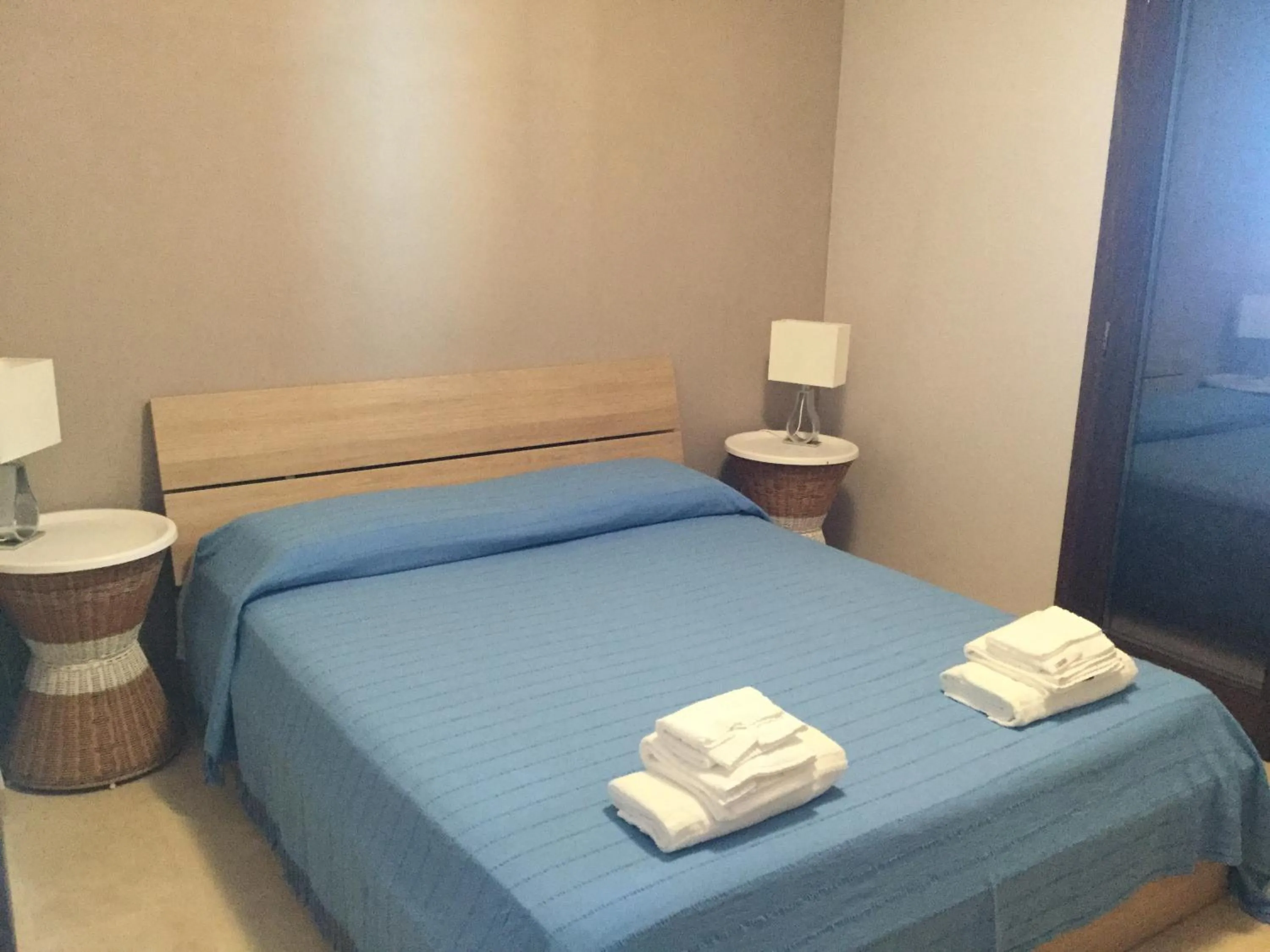 Photo of the whole room, Bed in Marina di Cala del Sole