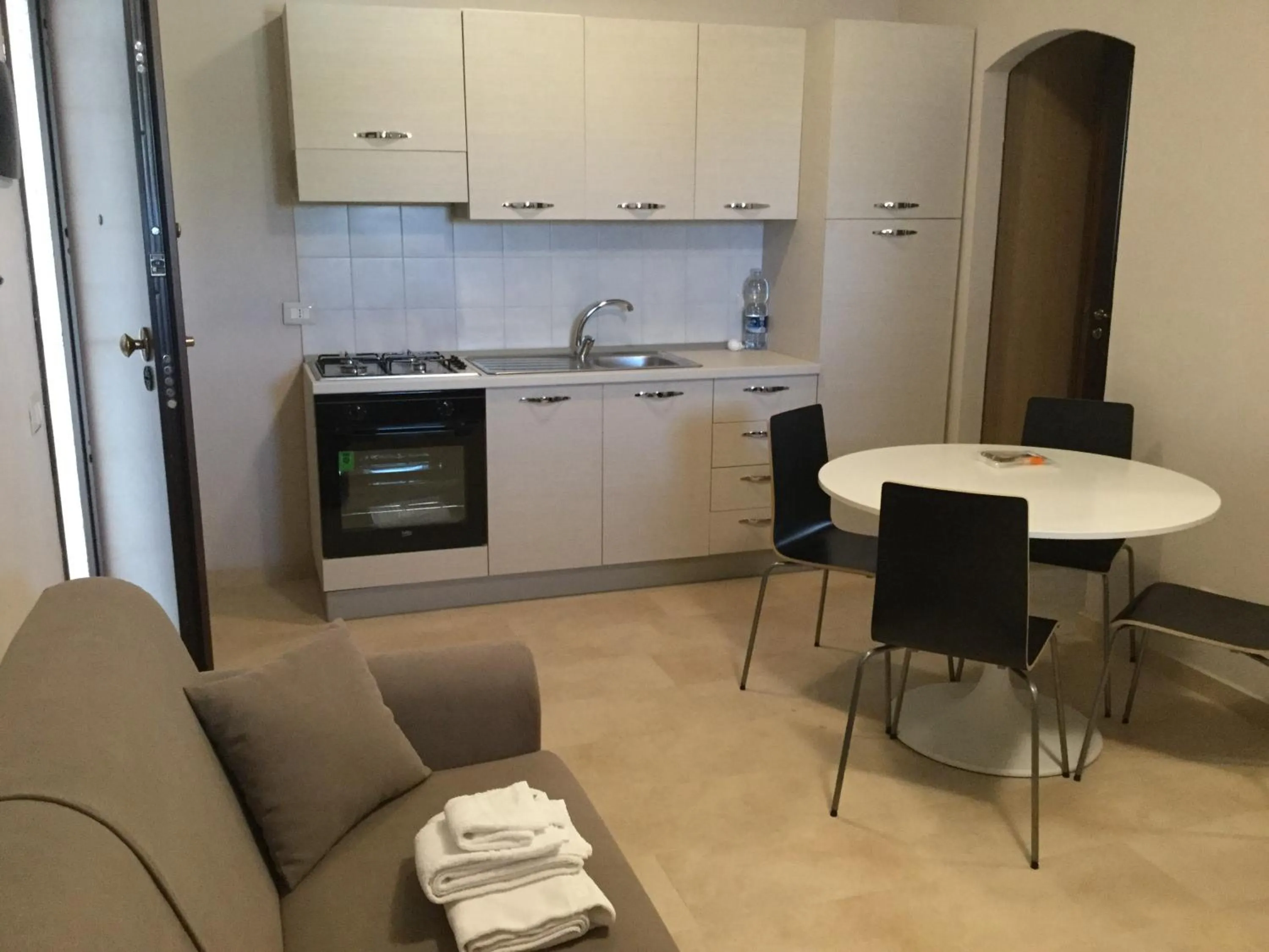 Kitchen or kitchenette in Marina di Cala del Sole