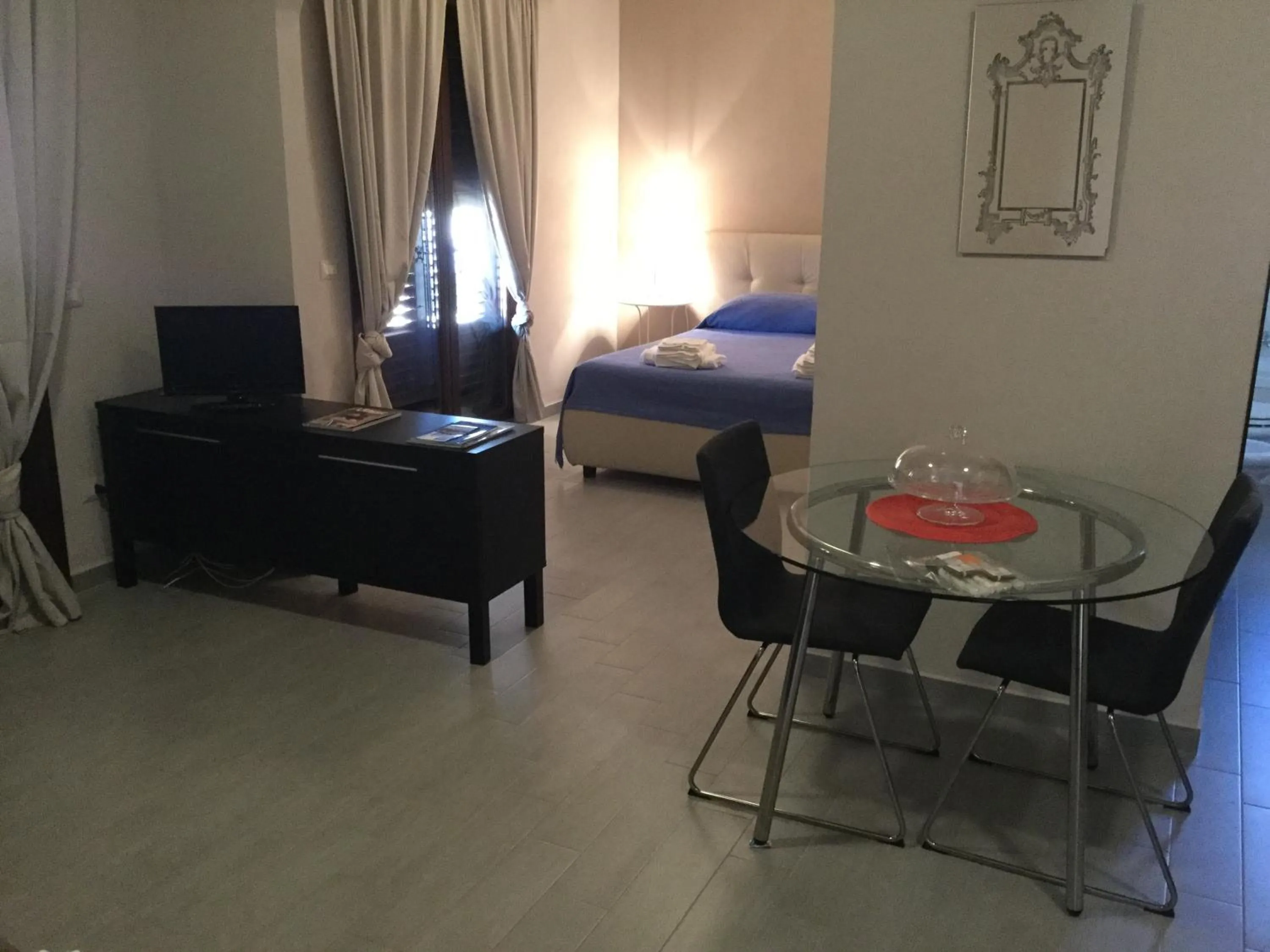 Photo of the whole room, Bed in Marina di Cala del Sole