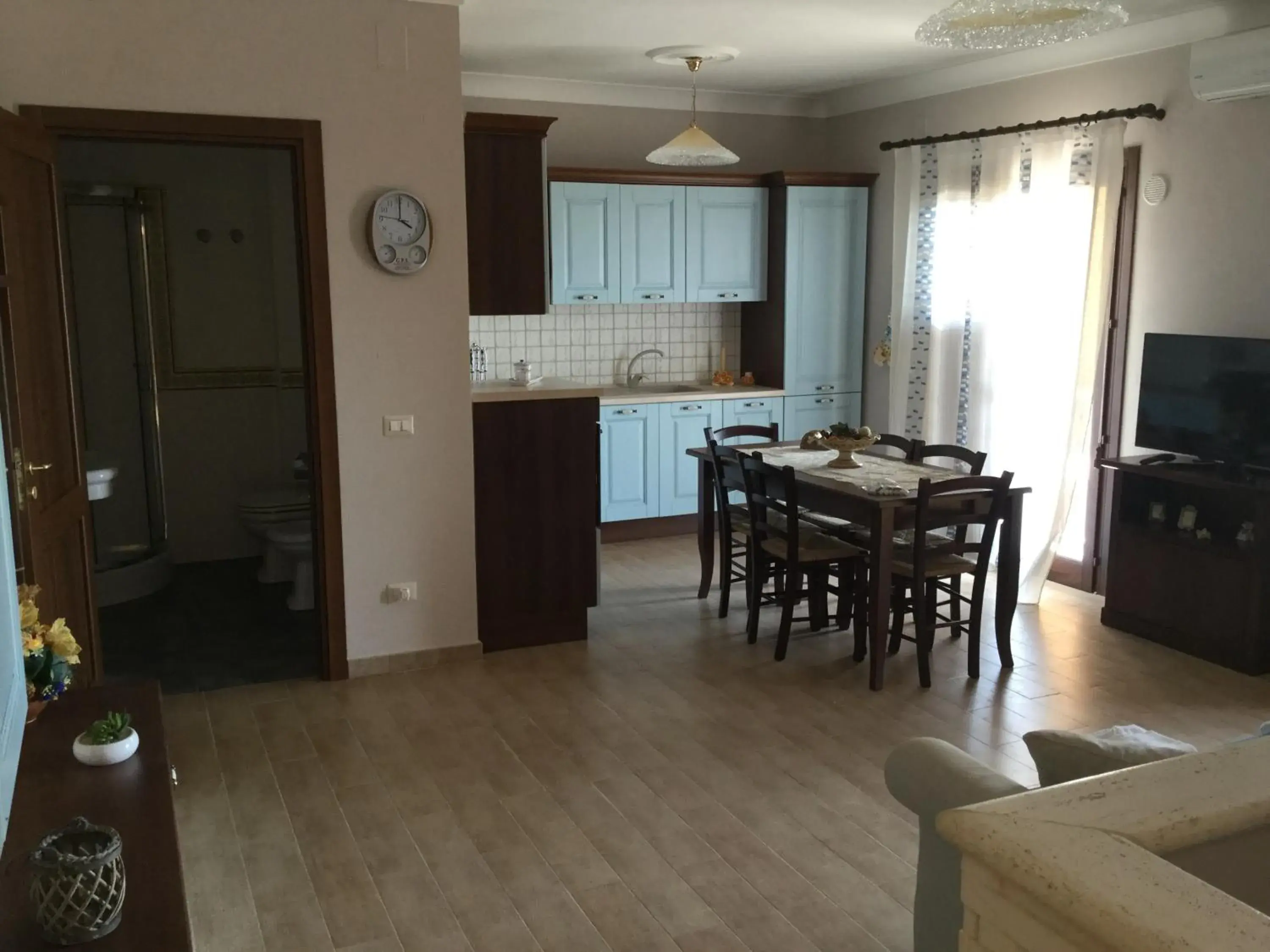 Kitchen or kitchenette, Dining Area in Marina di Cala del Sole