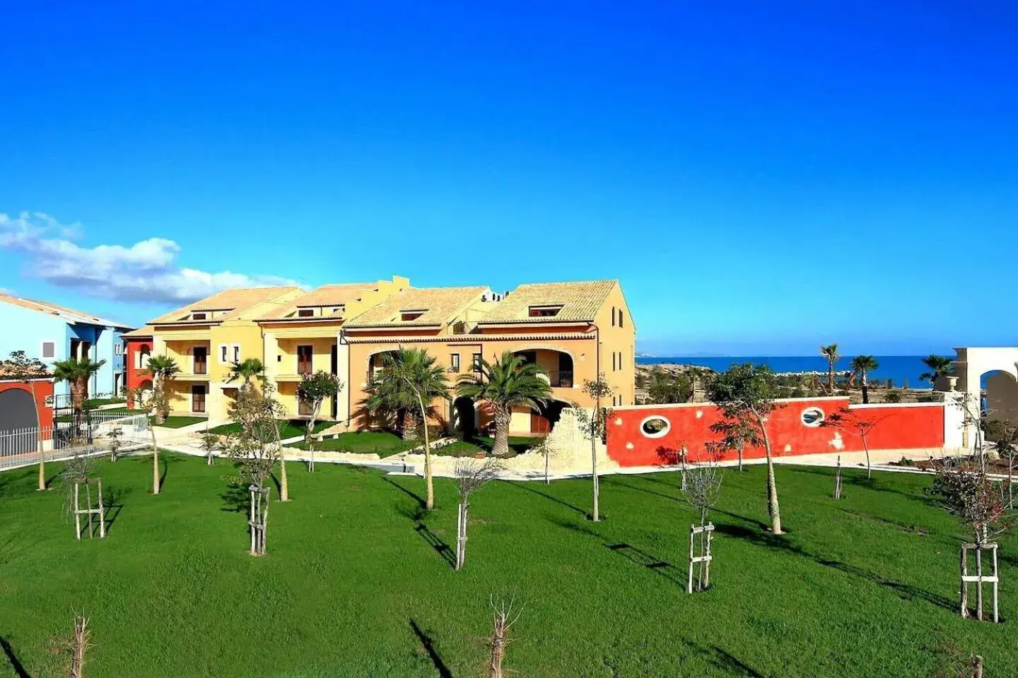 Facade/entrance, Property Building in Marina di Cala del Sole