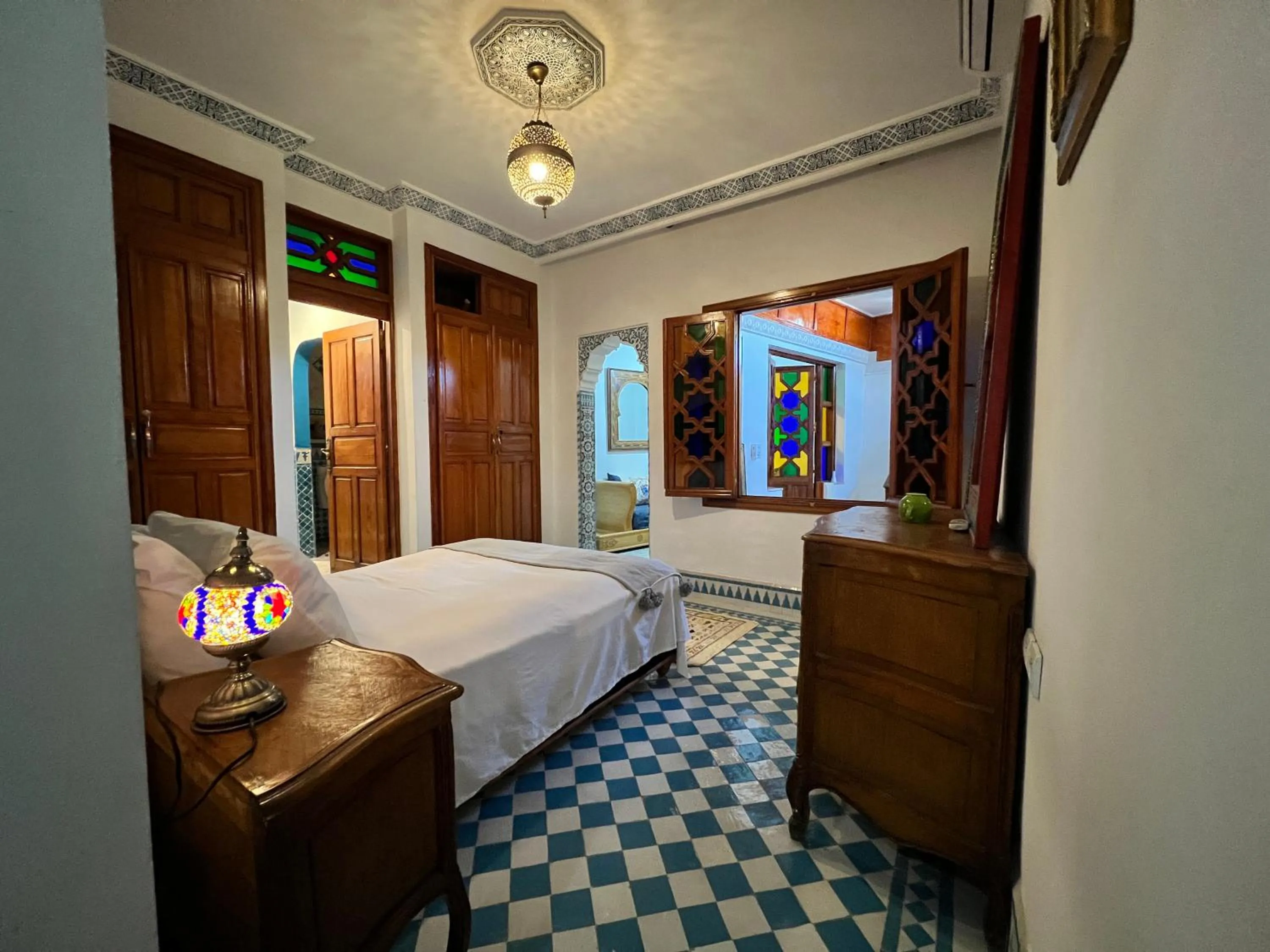 Bed in Fès Riad Scalia Traditional Guesthouse Morocco