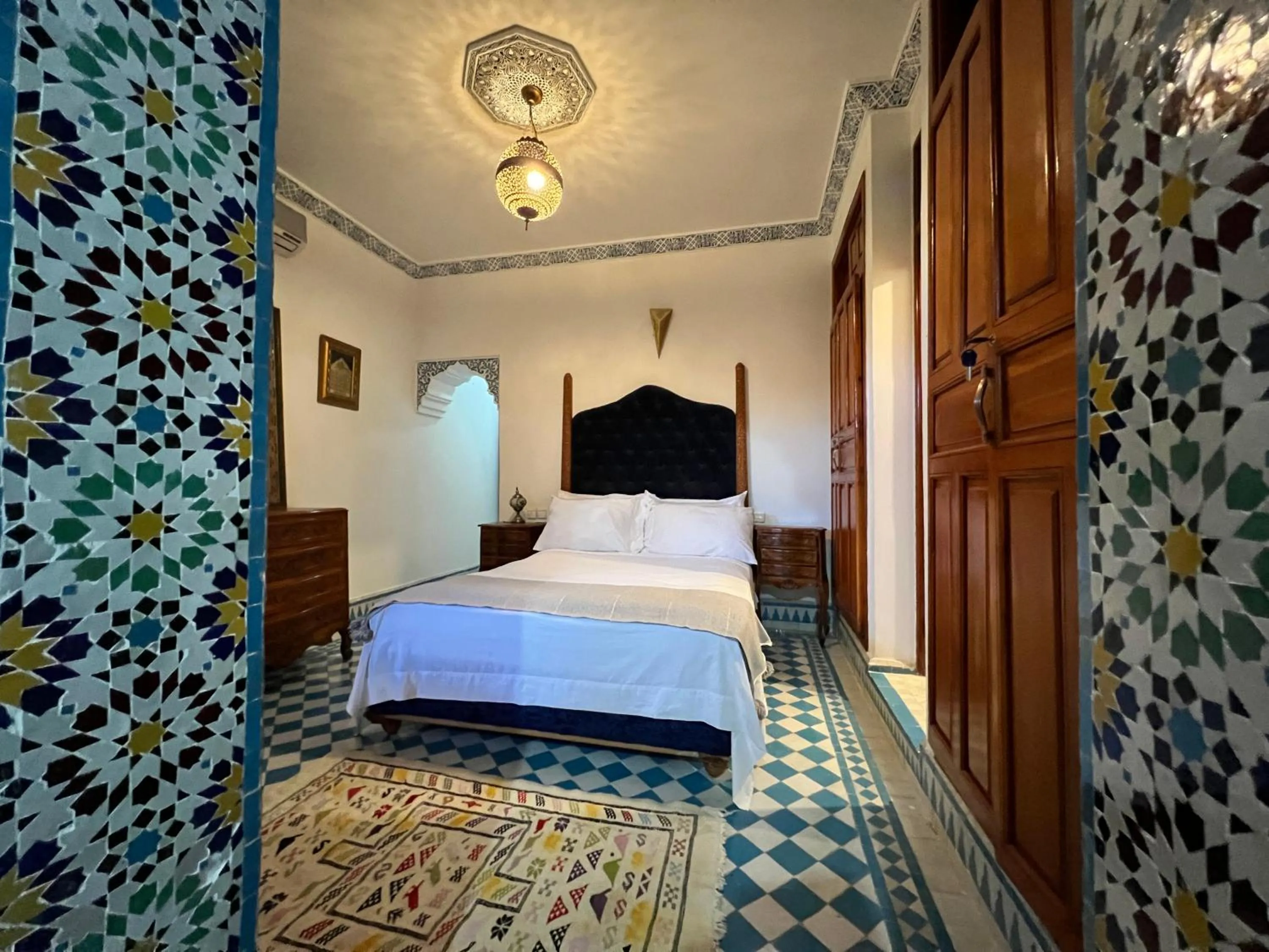 Bed in Fès Riad Scalia Traditional Guesthouse Morocco