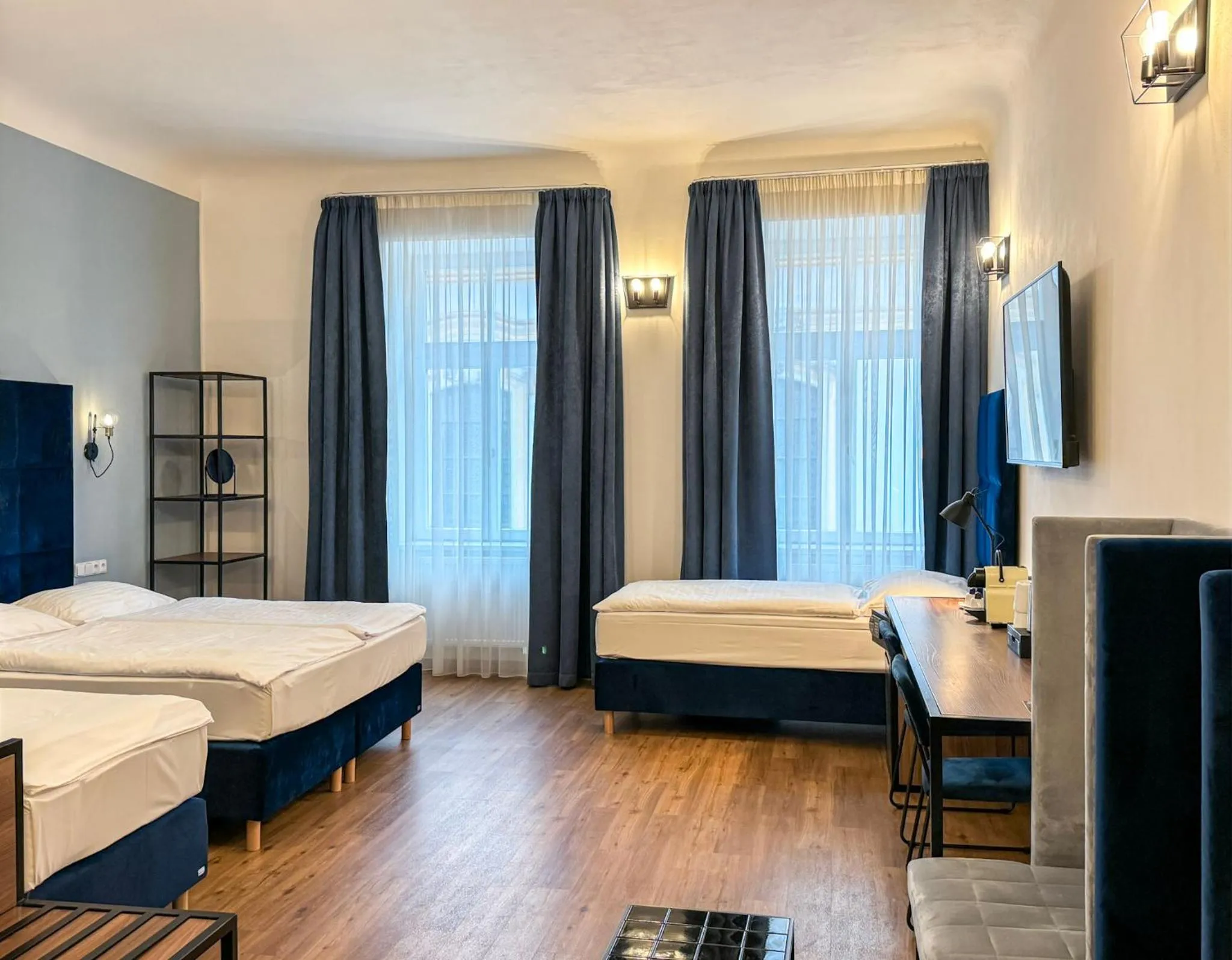 Bed in Hotel Garden Court