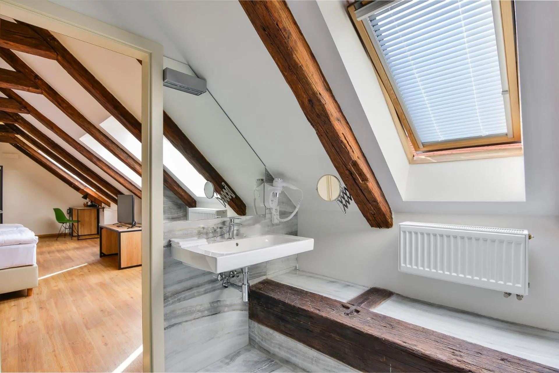 Bathroom in Hotel Garden Court