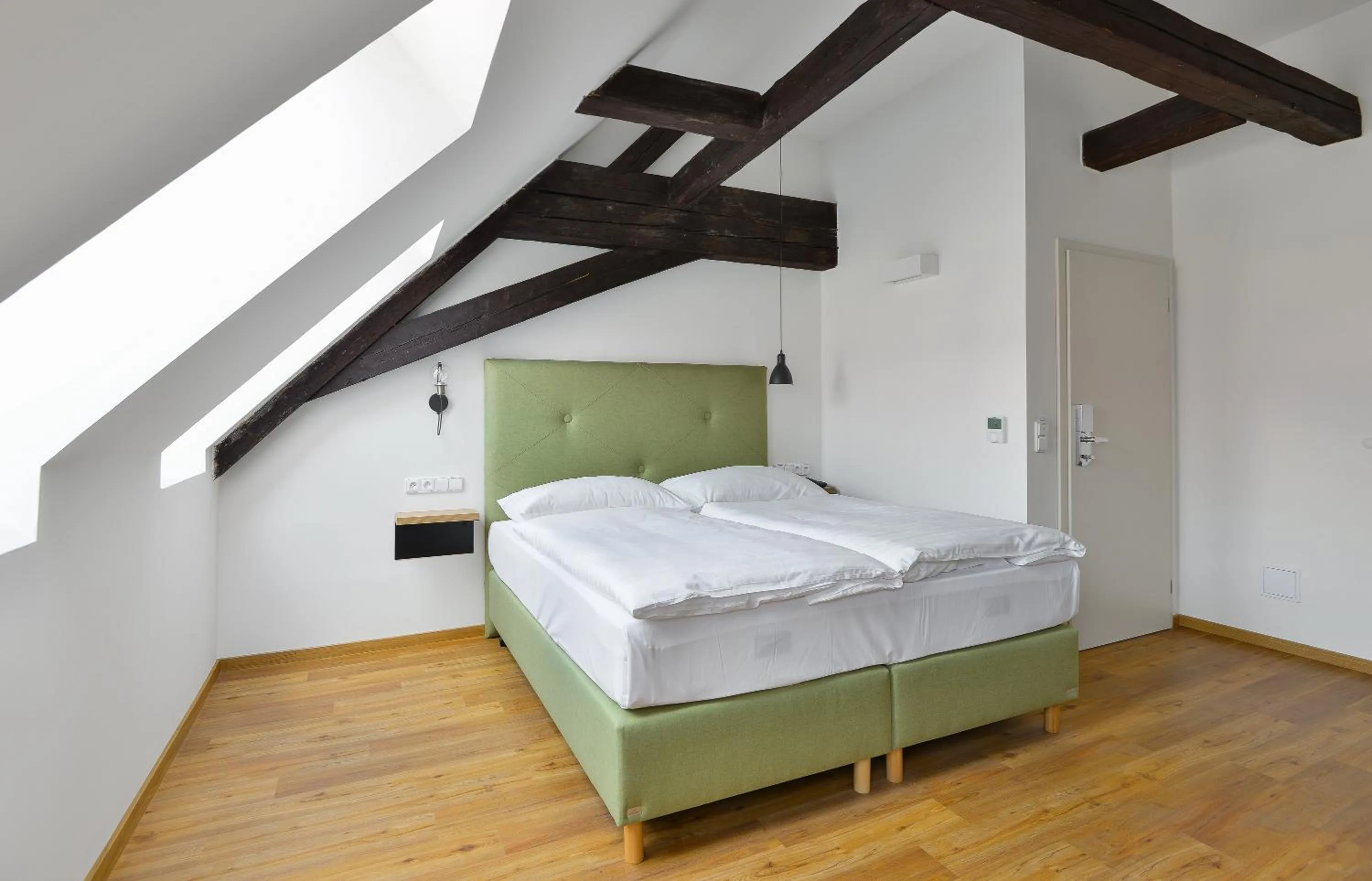 Bedroom, Bed in Hotel Garden Court