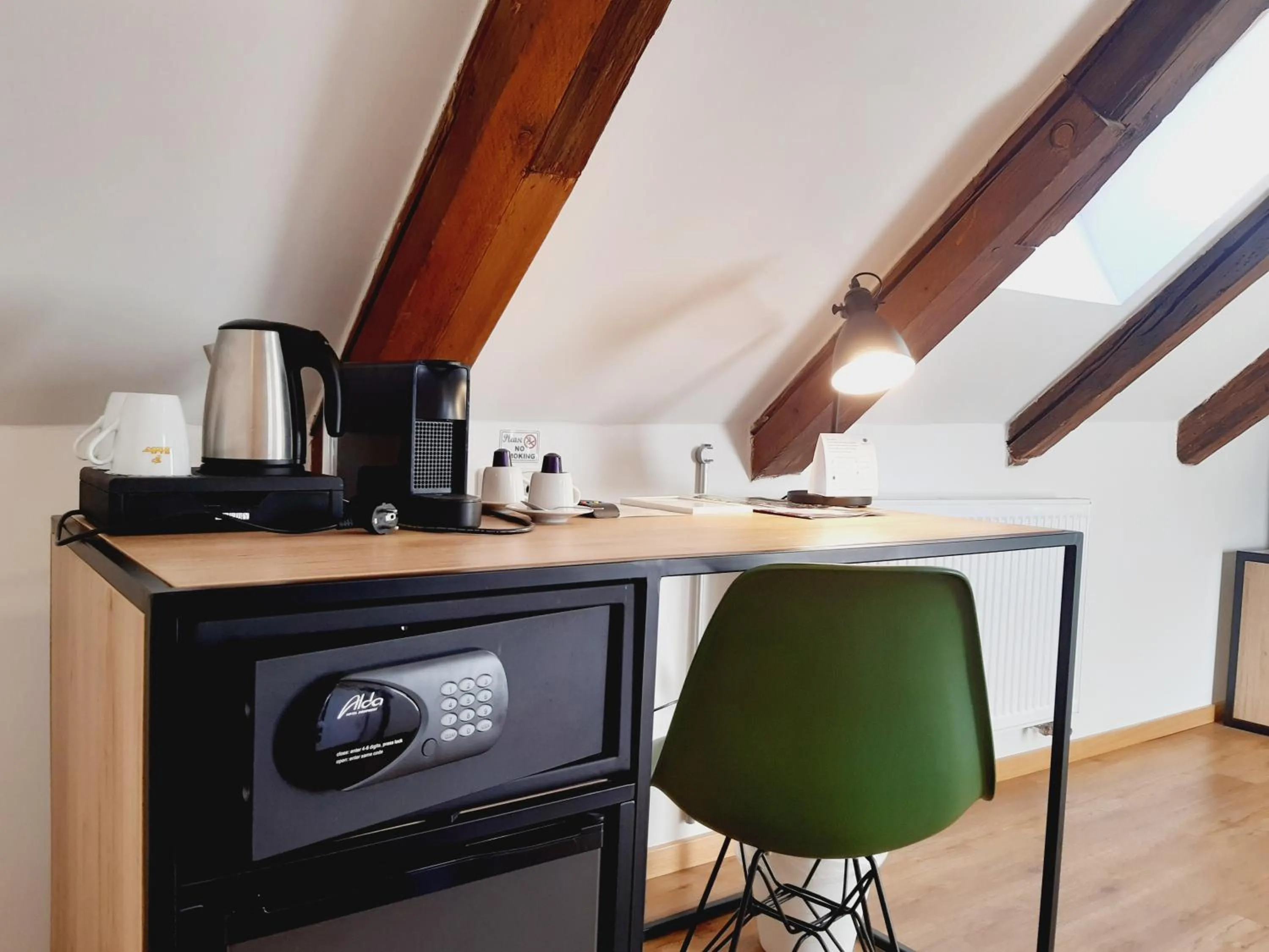 Coffee/tea facilities in Hotel Garden Court
