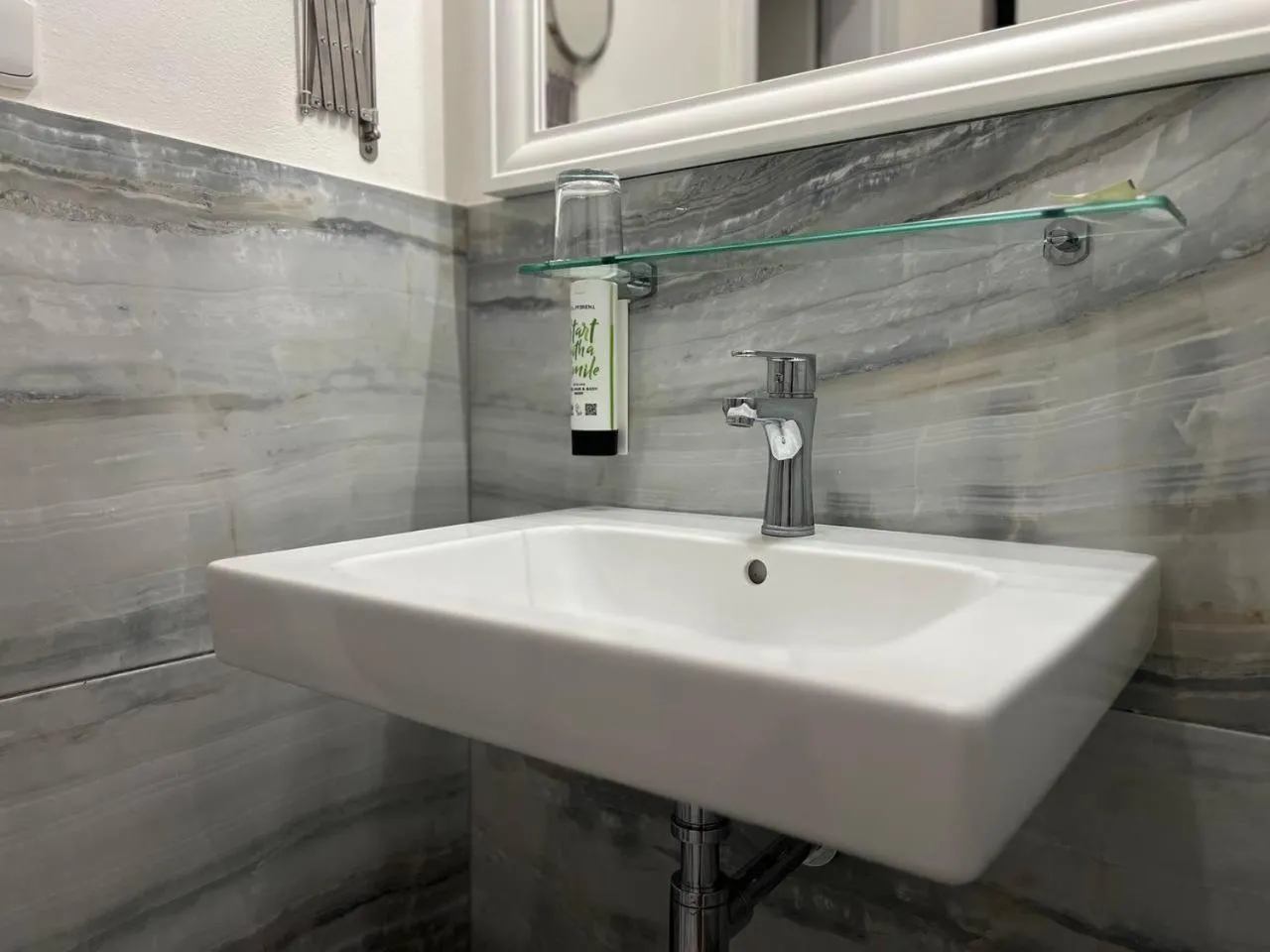 Bathroom in Hotel Garden Court