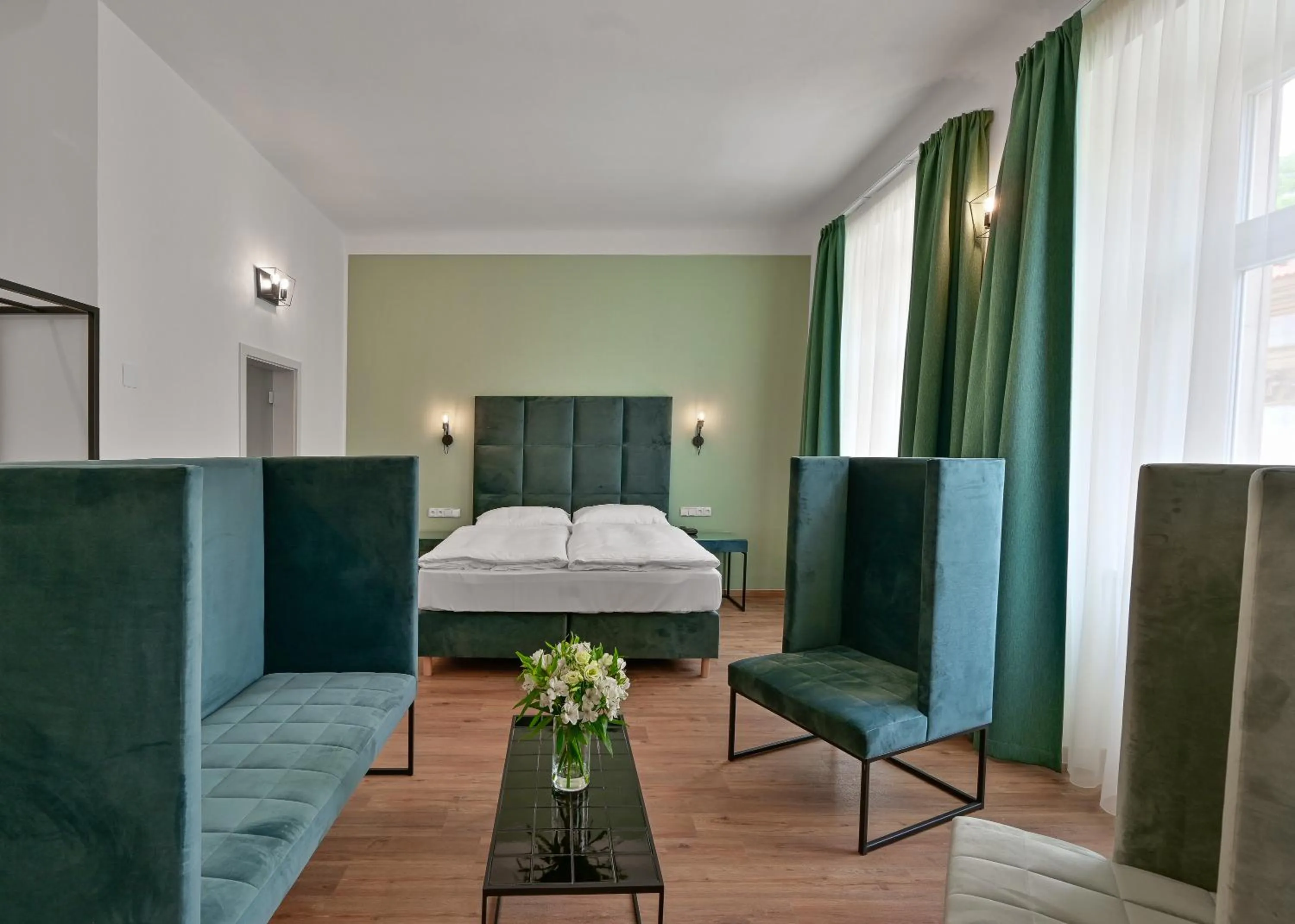 Bed in Hotel Garden Court