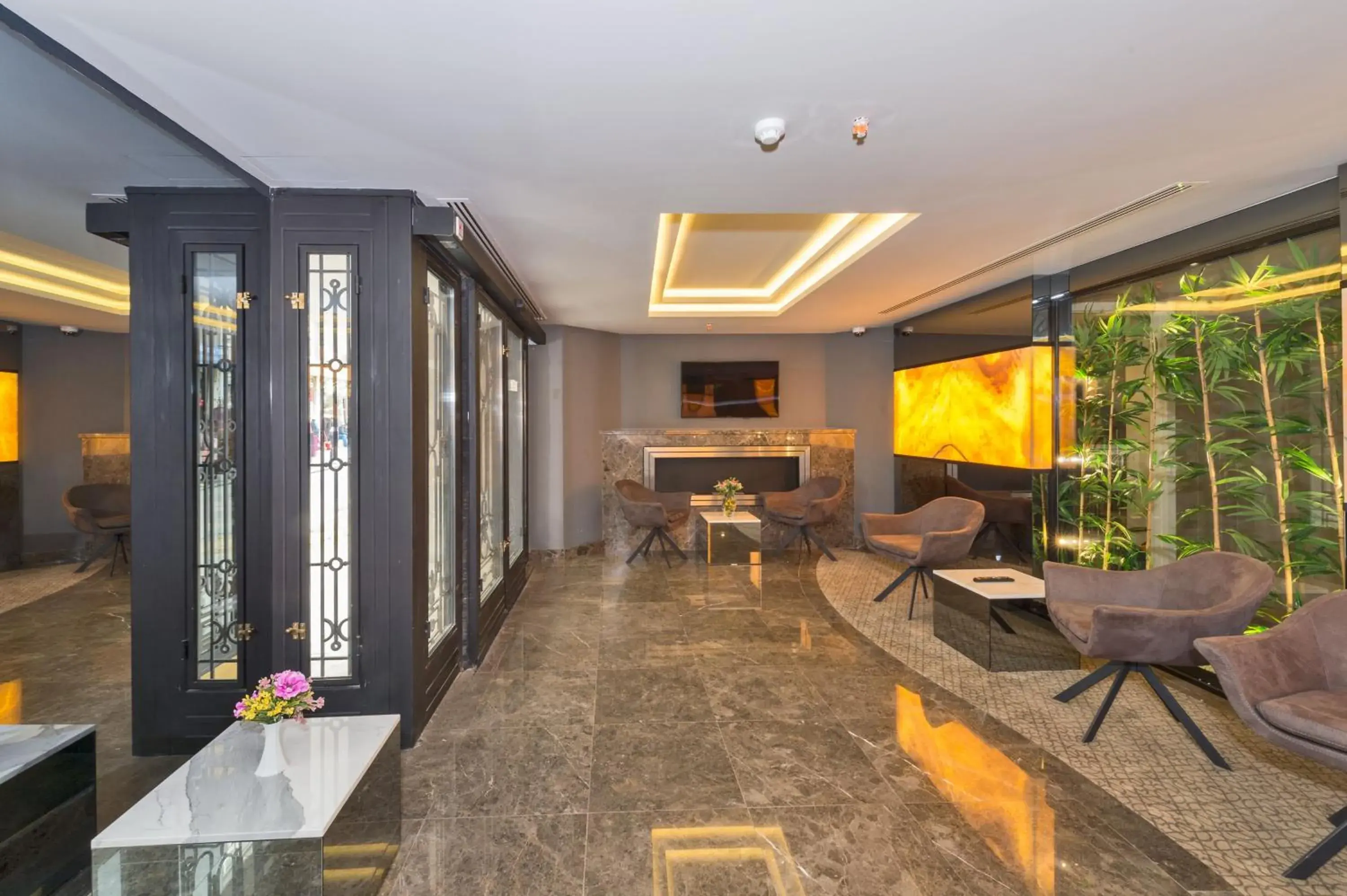 Property building in Hotel Genova Istanbul Old City Property building in Hotel Genova Istanbul Old City