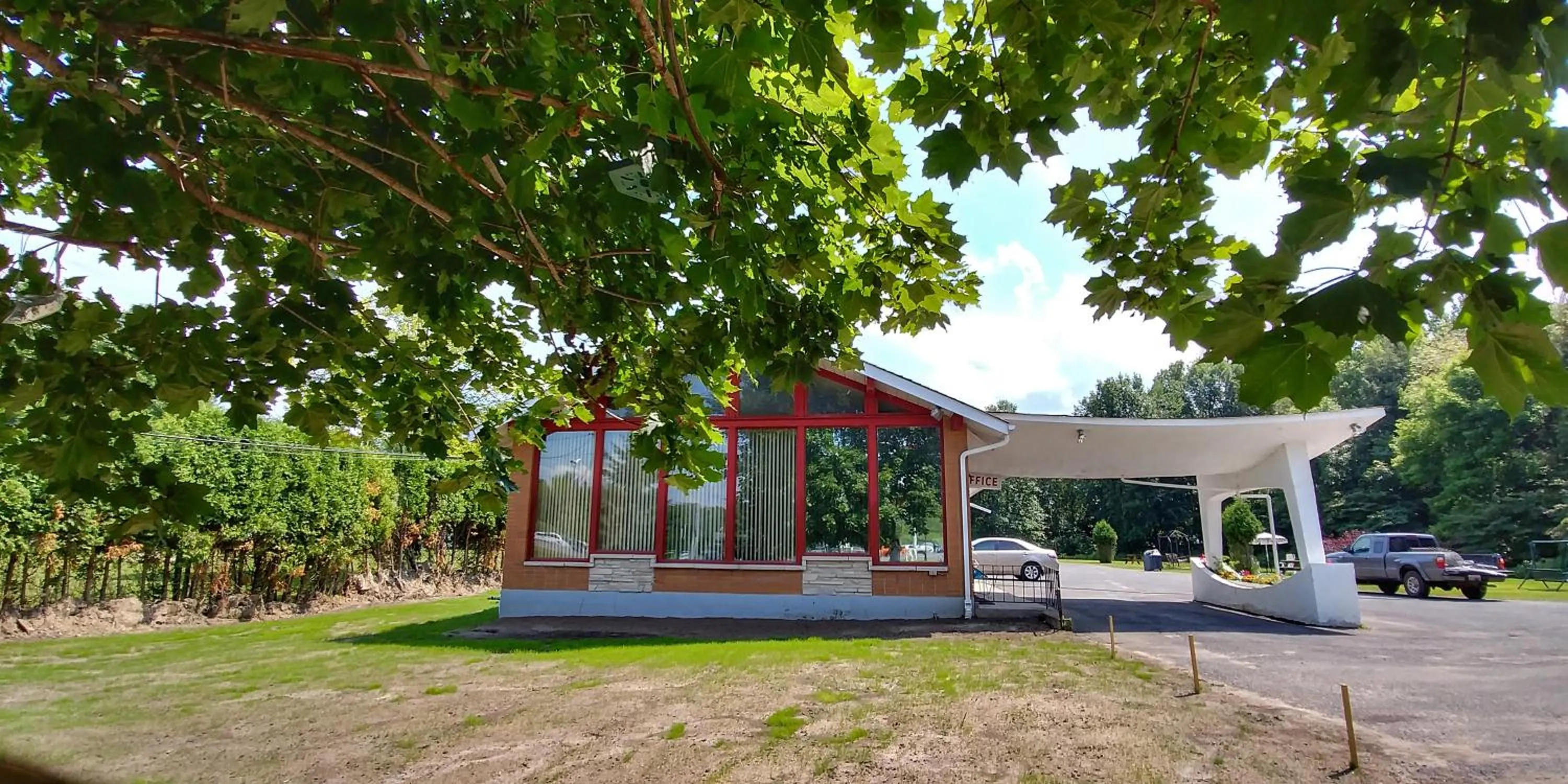 Facade/entrance in Martin's Inn
