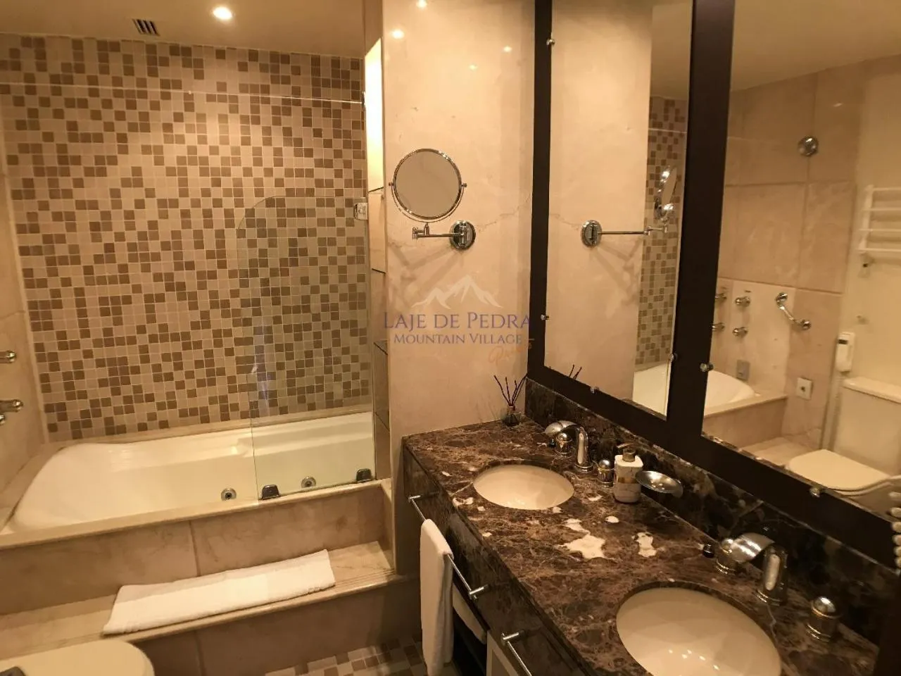 Shower in Laje de Pedra Mountain VillagePrime