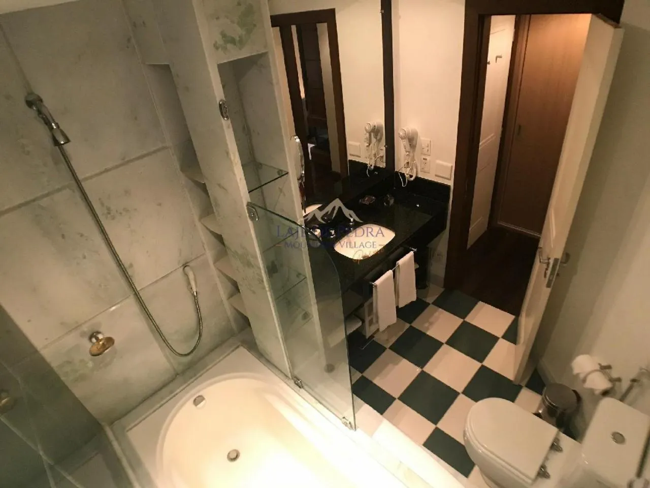 Shower in Laje de Pedra Mountain VillagePrime