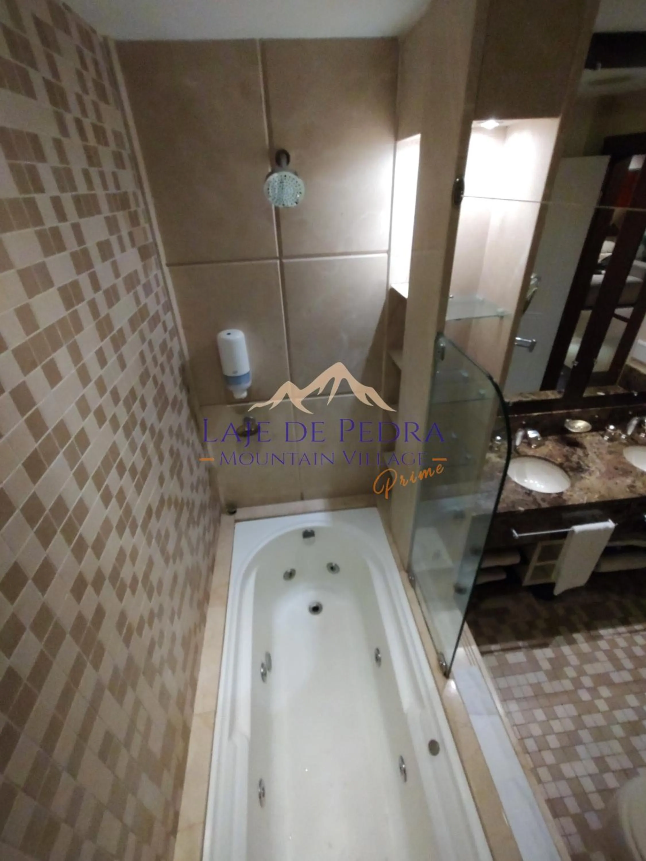 Hot Tub in Laje de Pedra Mountain VillagePrime