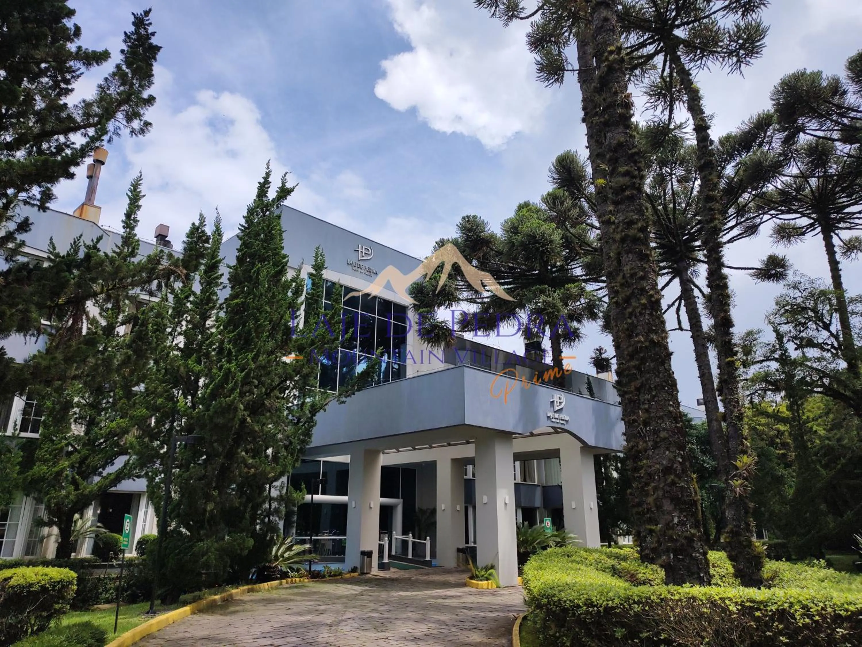 Facade/entrance in Laje de Pedra Mountain VillagePrime