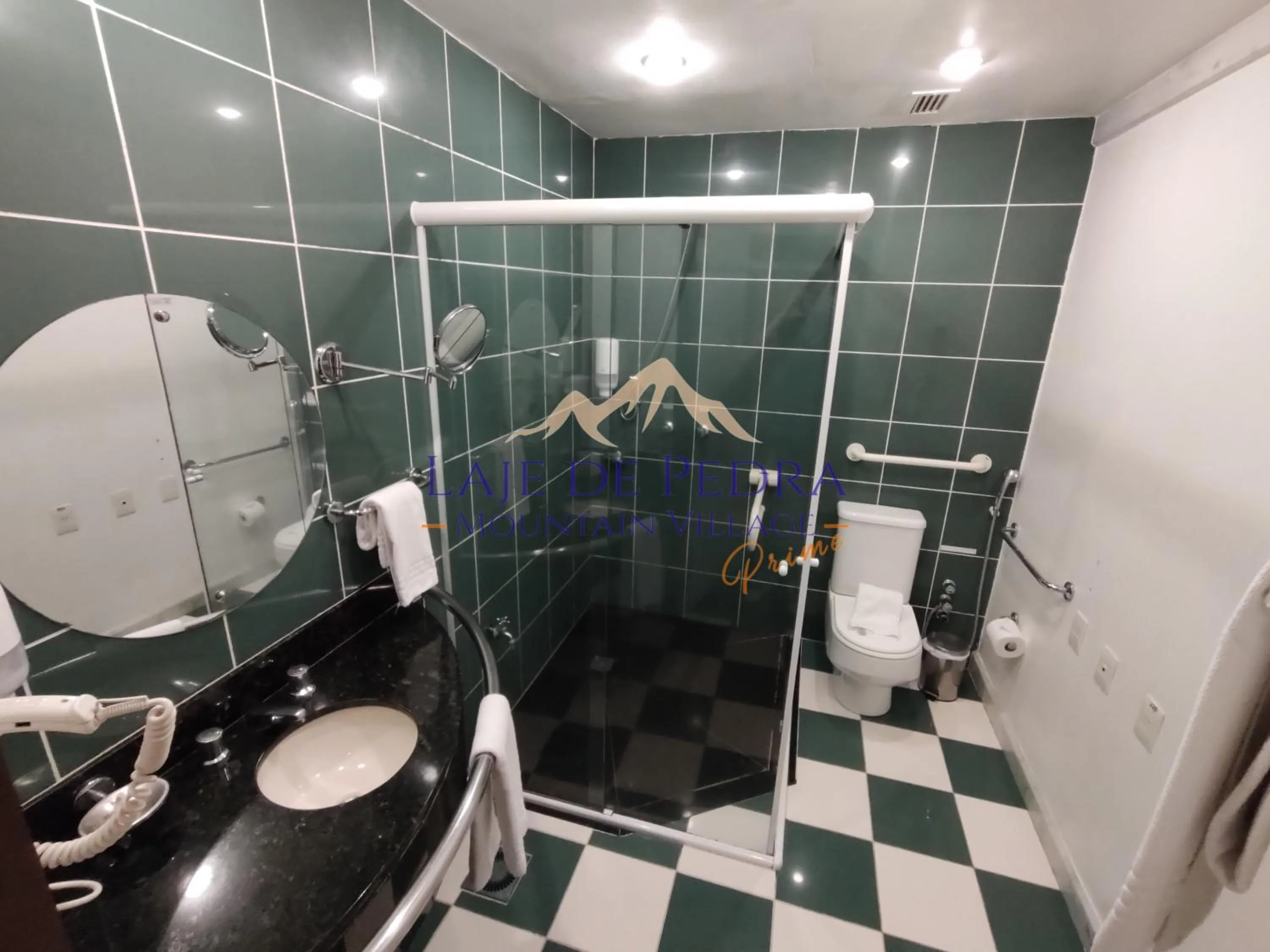 Shower in Laje de Pedra Mountain VillagePrime