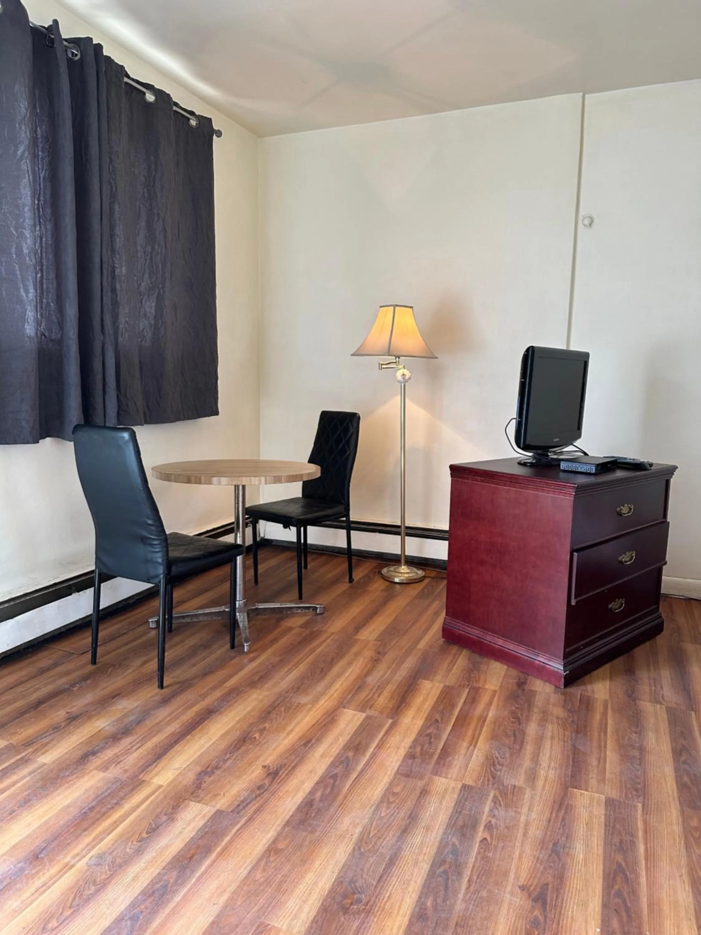 TV and multimedia in Carriage Inn Motel