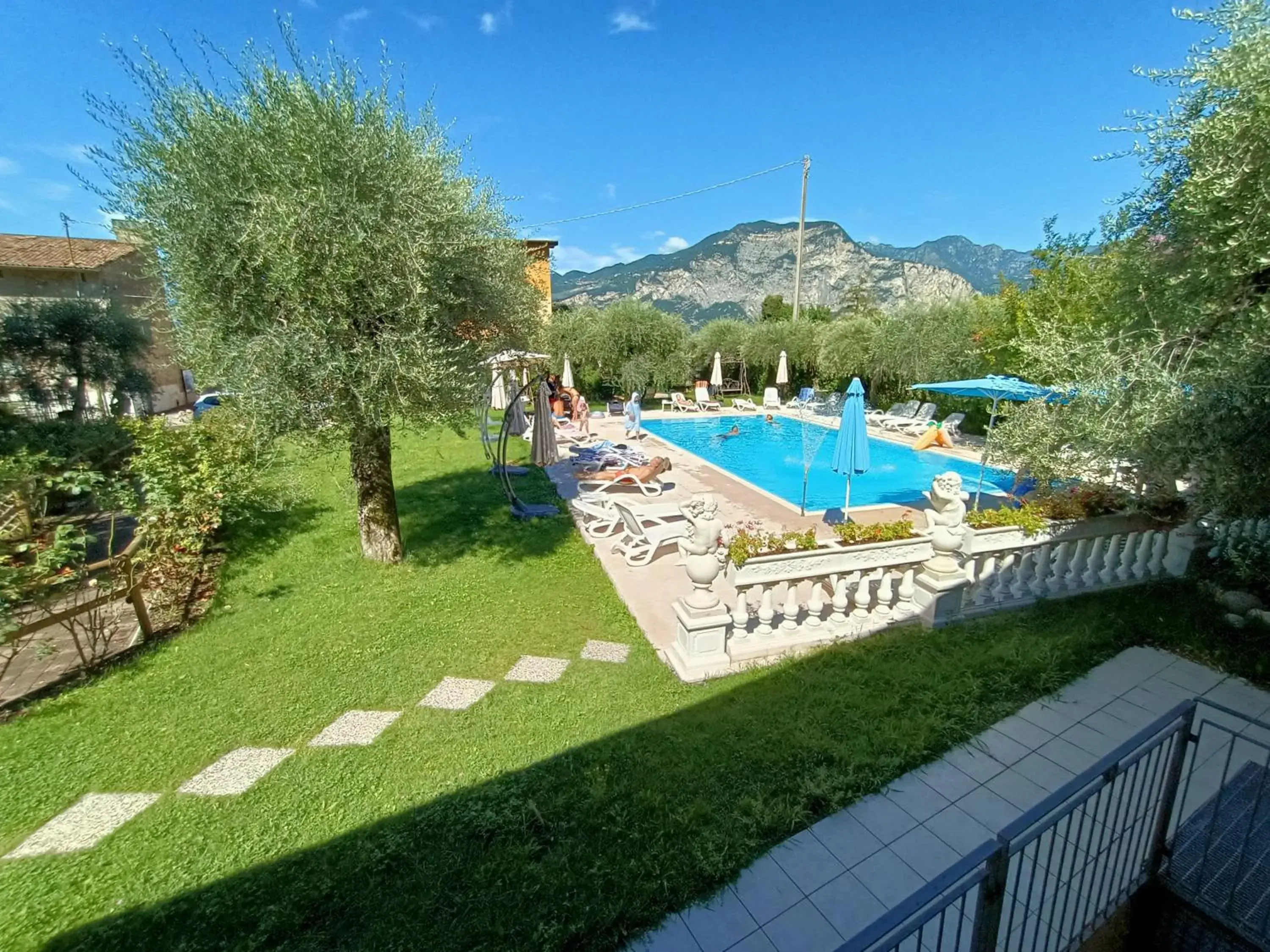 Swimming Pool in Hotel Villa Isabella