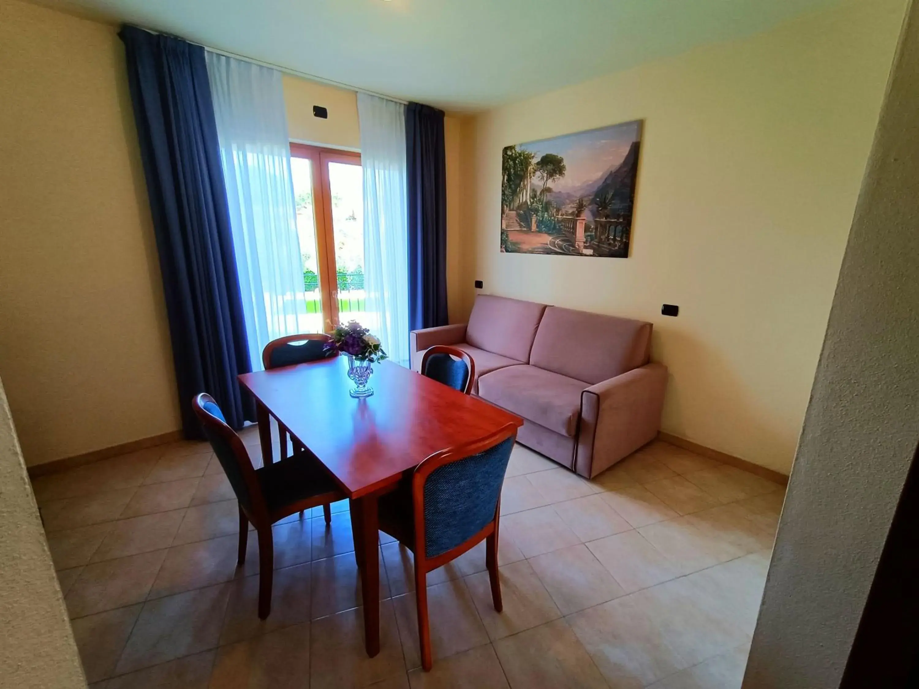 Dining Area in Hotel Villa Isabella