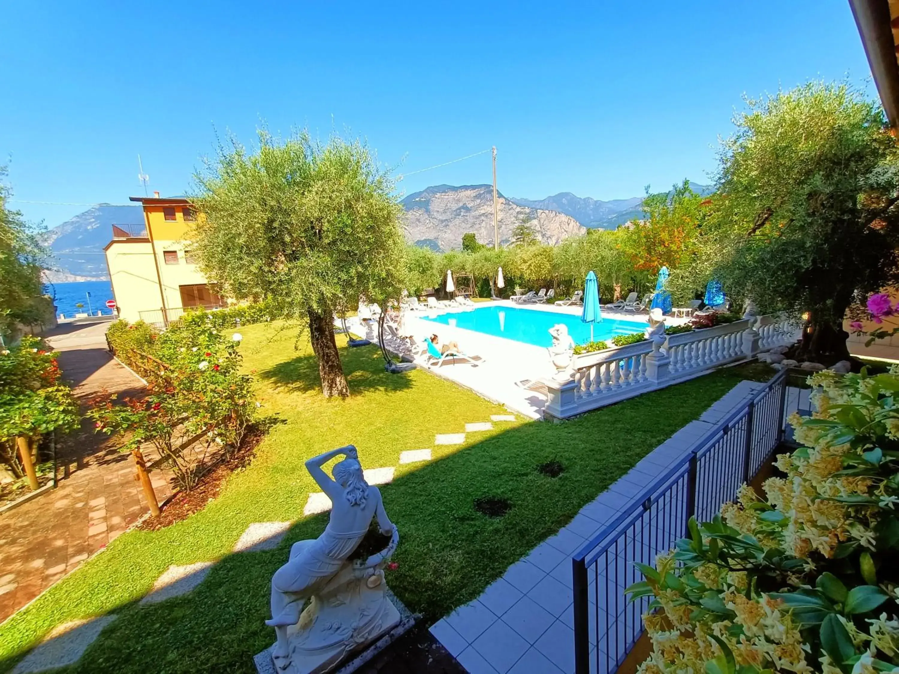 Pool View in Hotel Villa Isabella