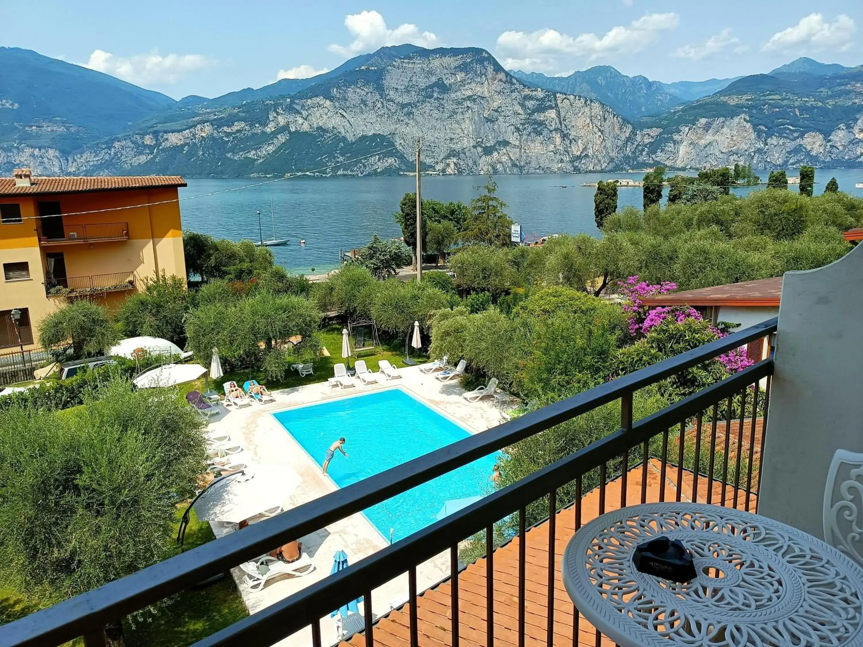 Pool View in Hotel Villa Isabella