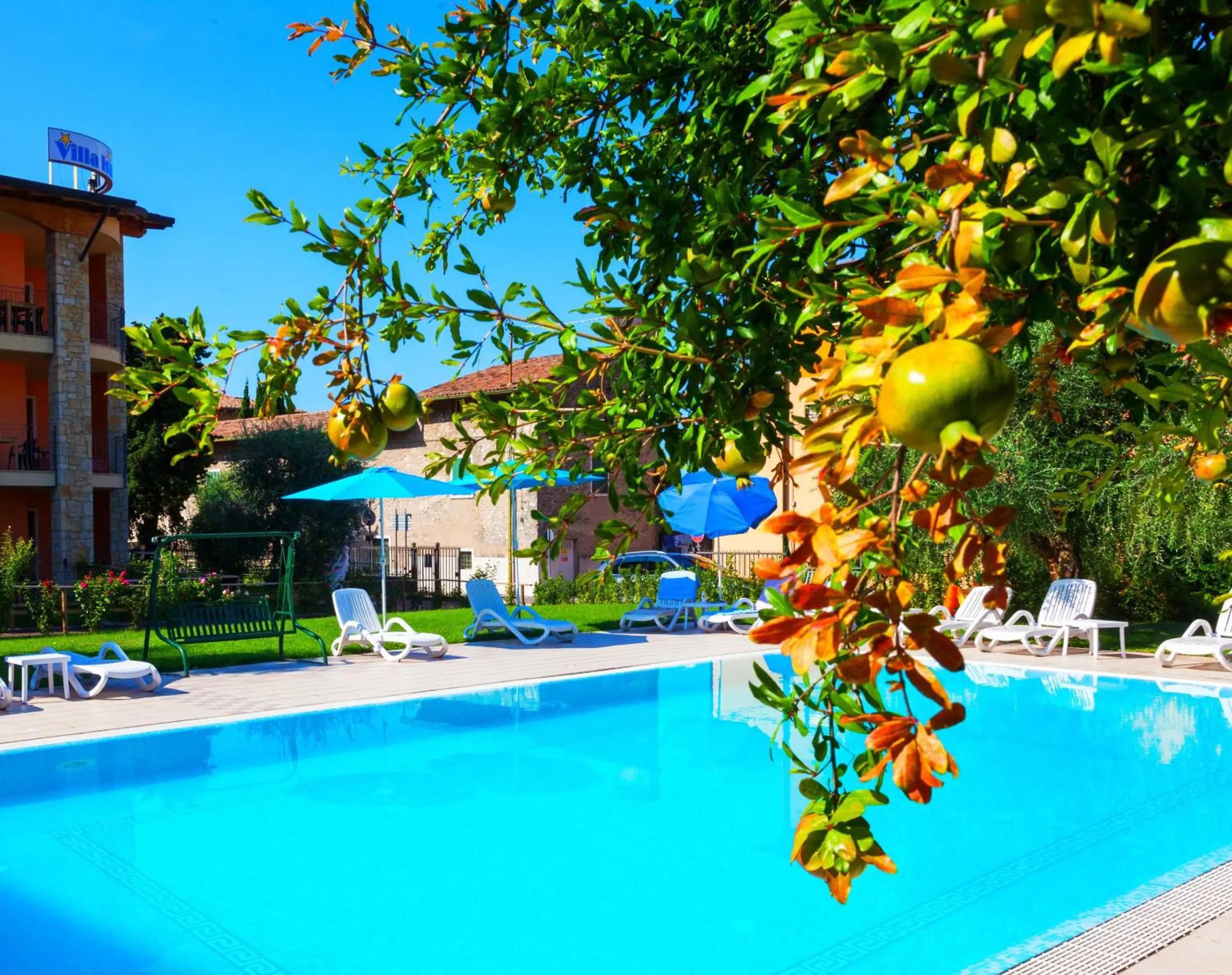 Swimming Pool in Hotel Villa Isabella
