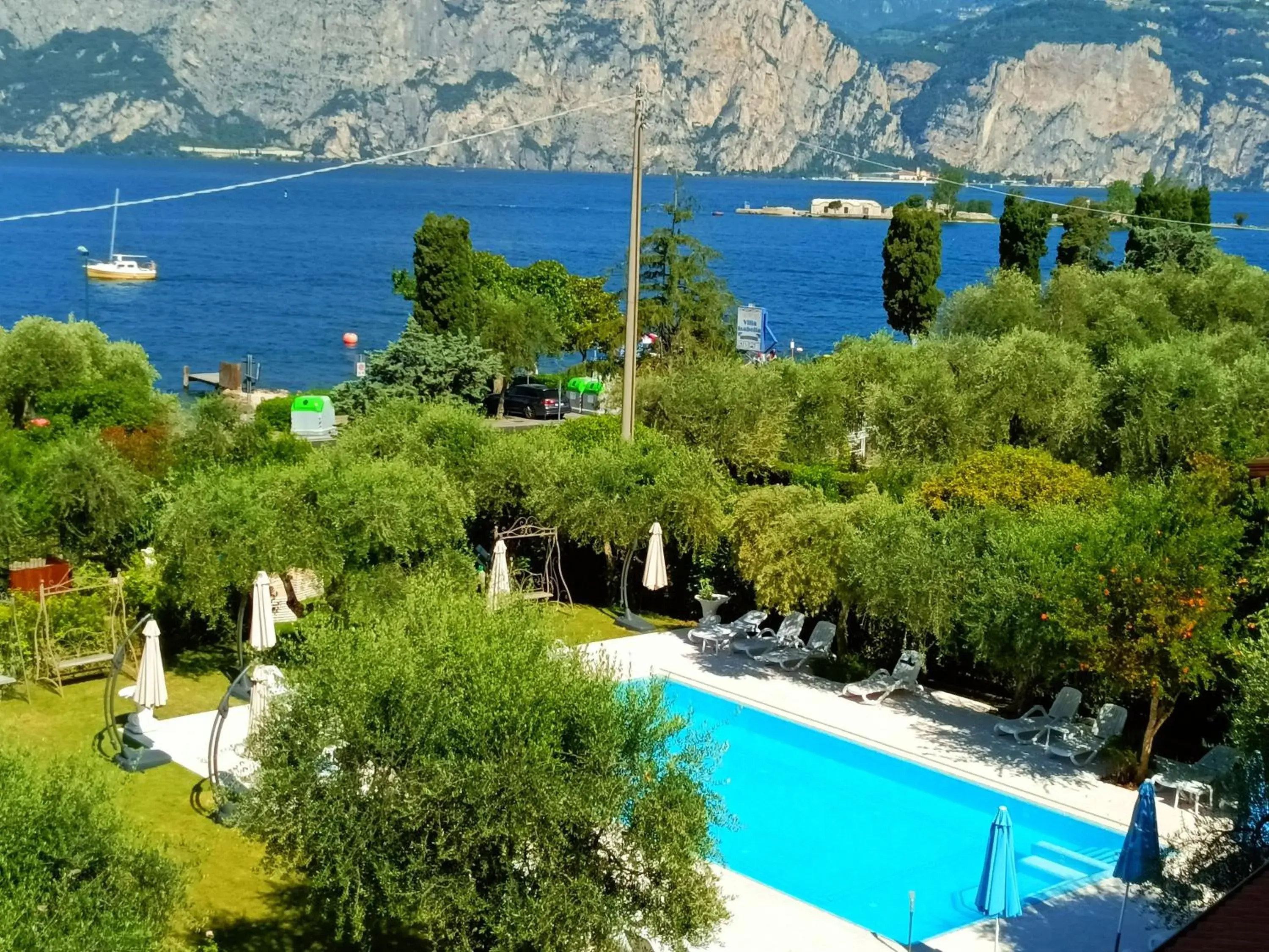 Pool View in Hotel Villa Isabella