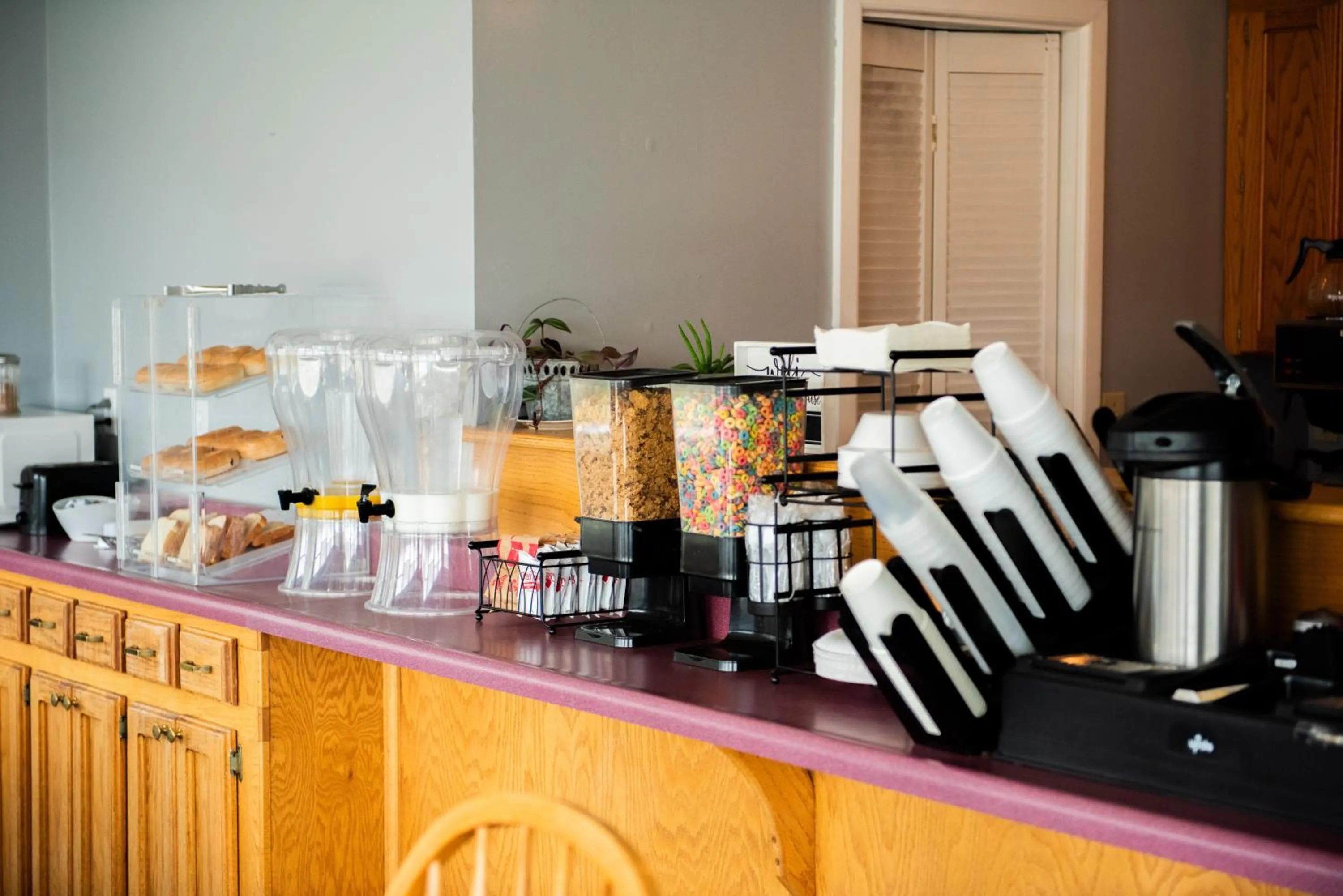 Breakfast in Cottonwood Inn