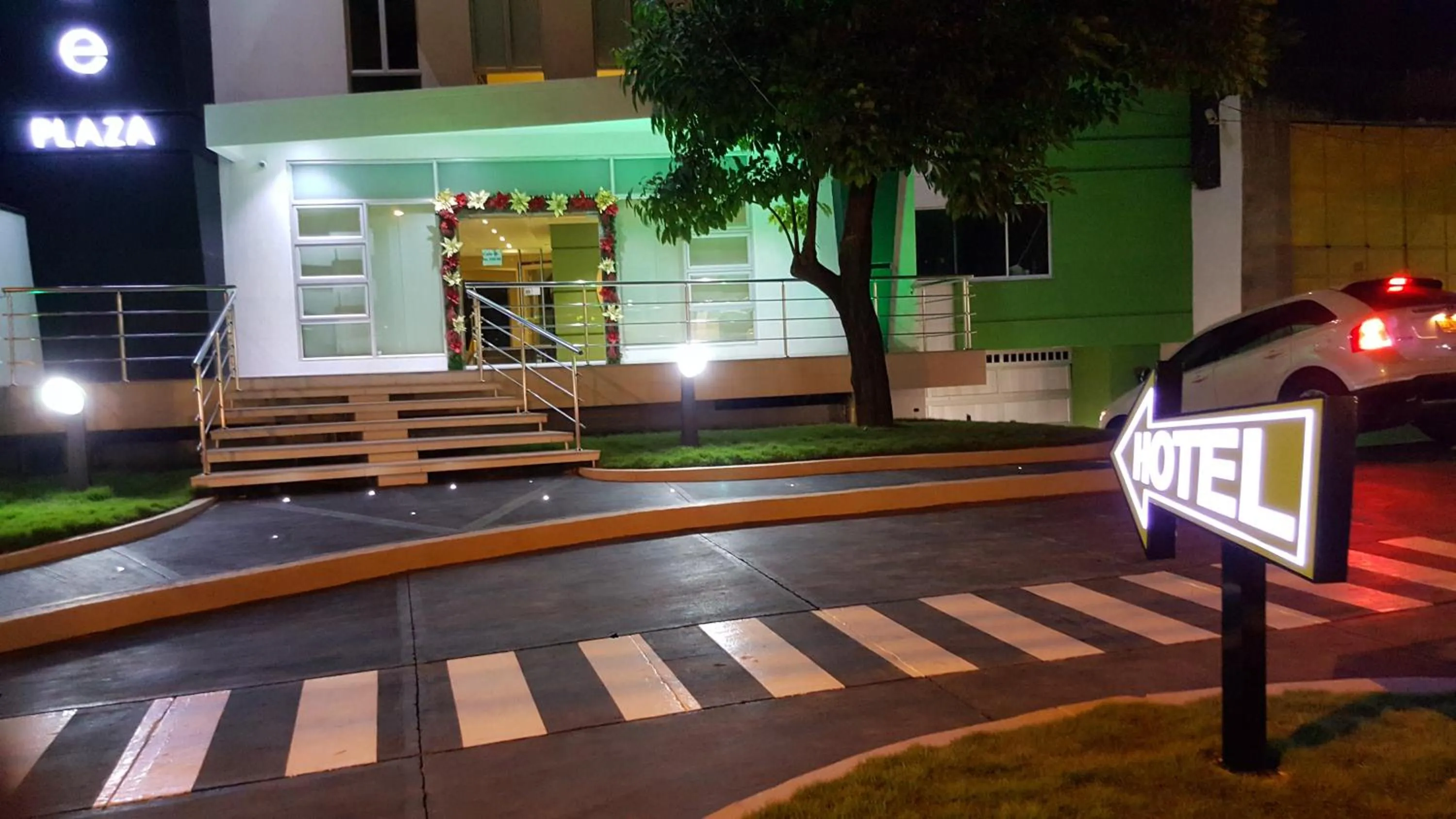 Property building in Hotel 56 Avenue Plaza