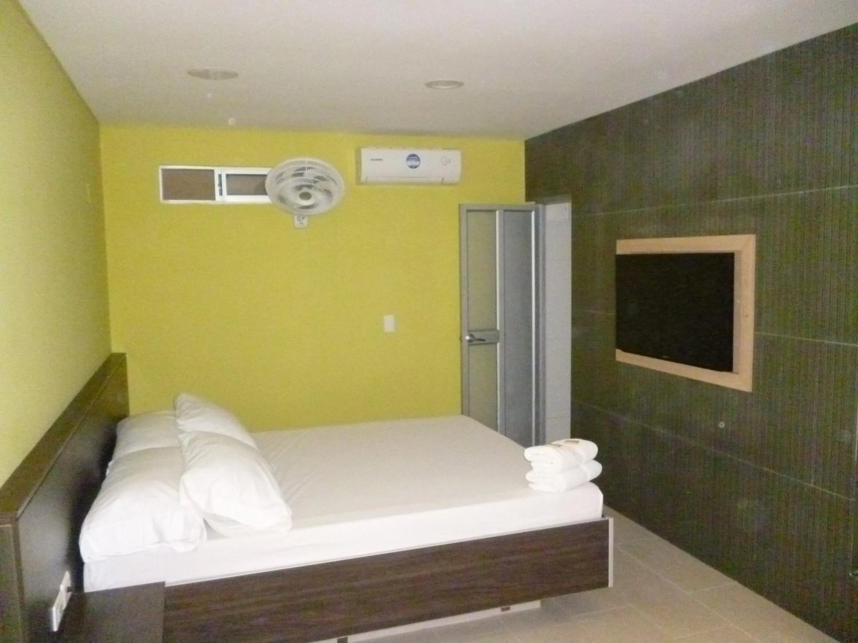 Bed in Hotel 56 Avenue Plaza