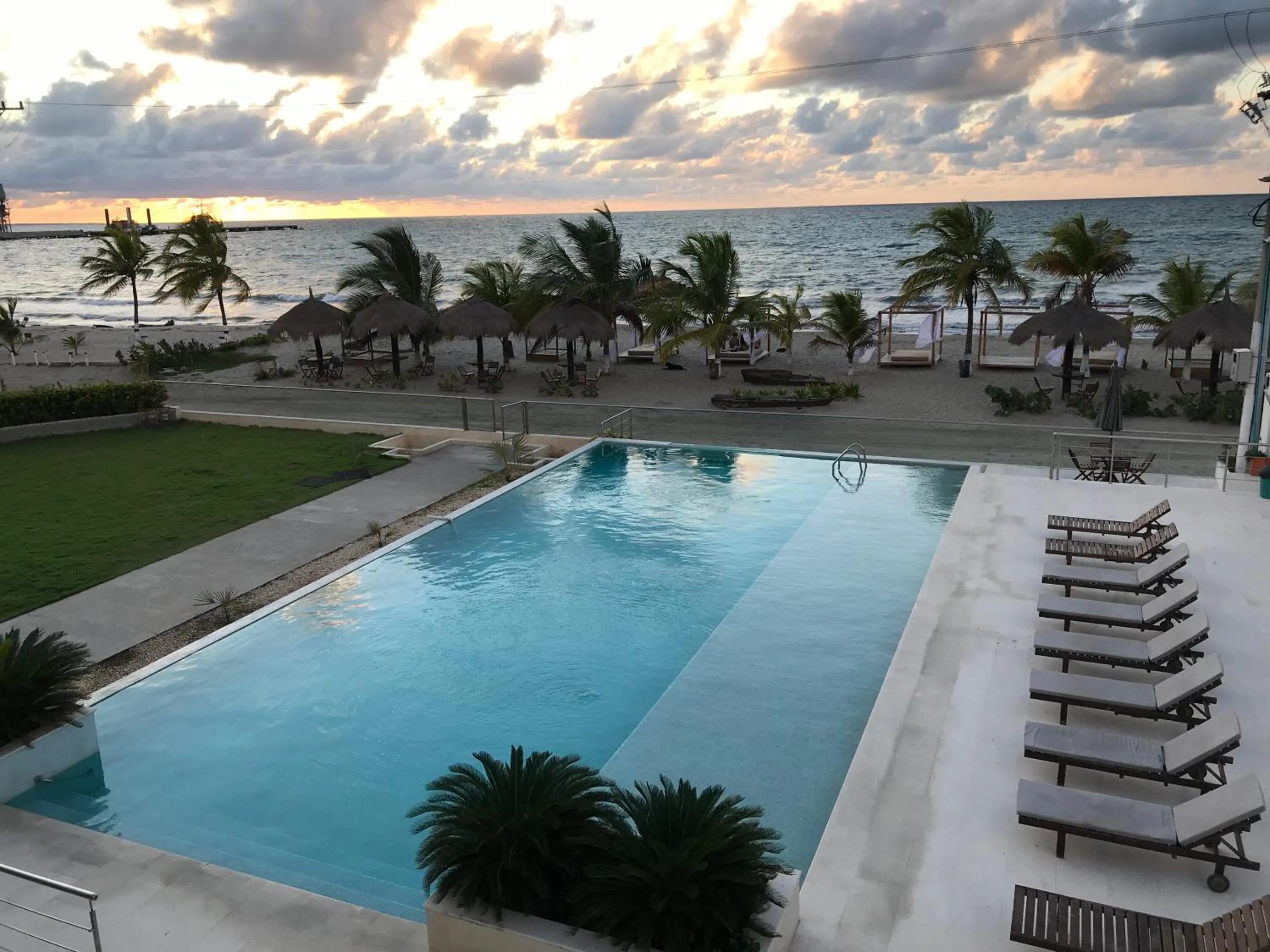 Pool view in Loa Tolú by Bernalo Hotels
