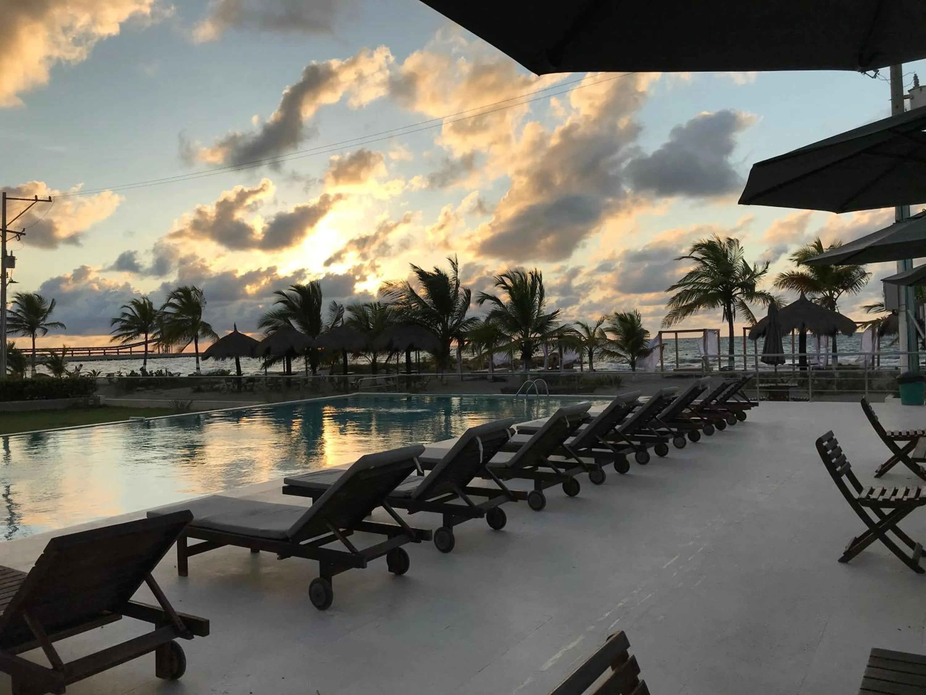 Swimming pool in Loa Tolú by Bernalo Hotels