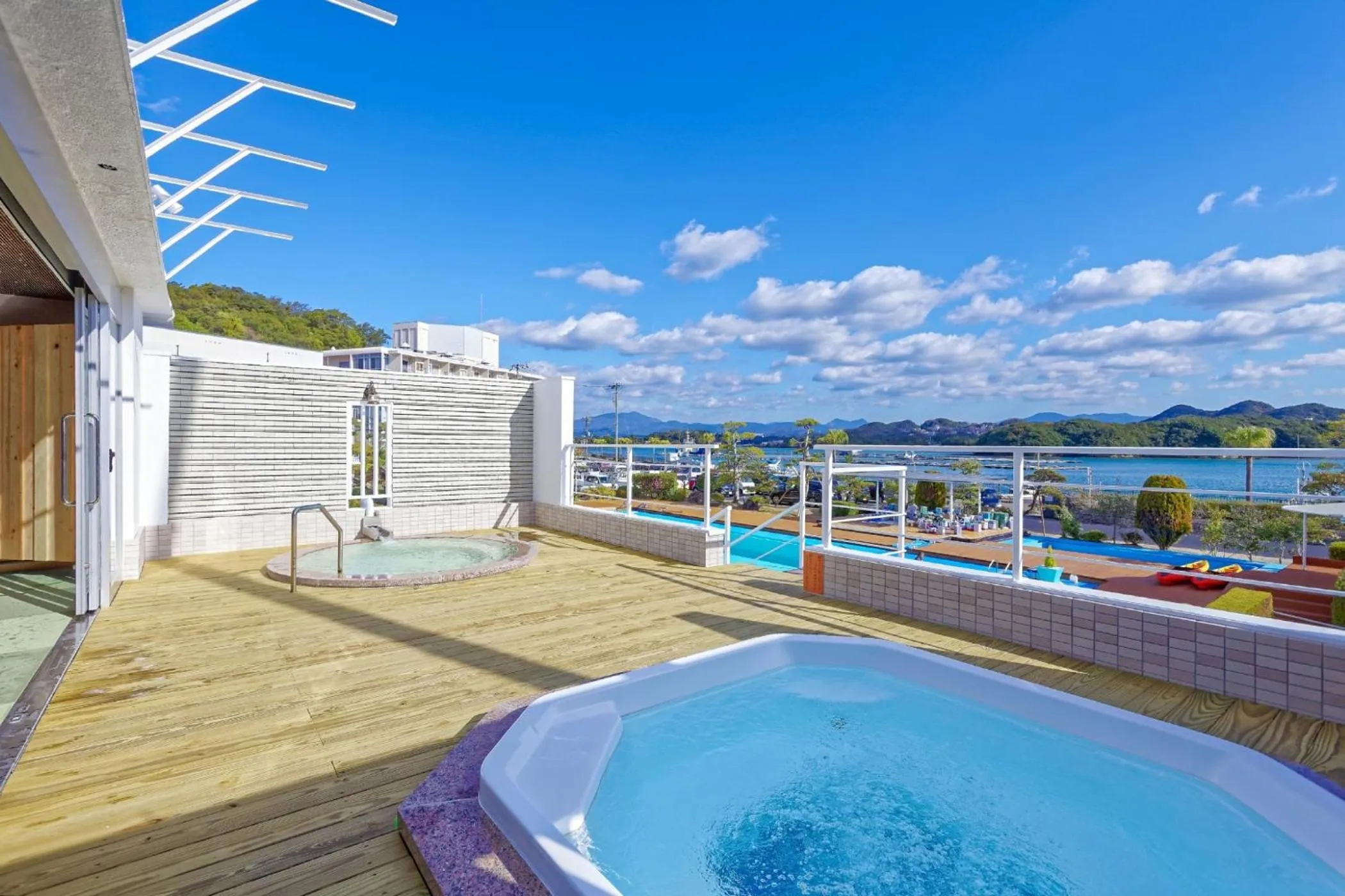 Hot Spring Bath in Ooedo Onsen Monogatari Premium Shirahama Saichoraku