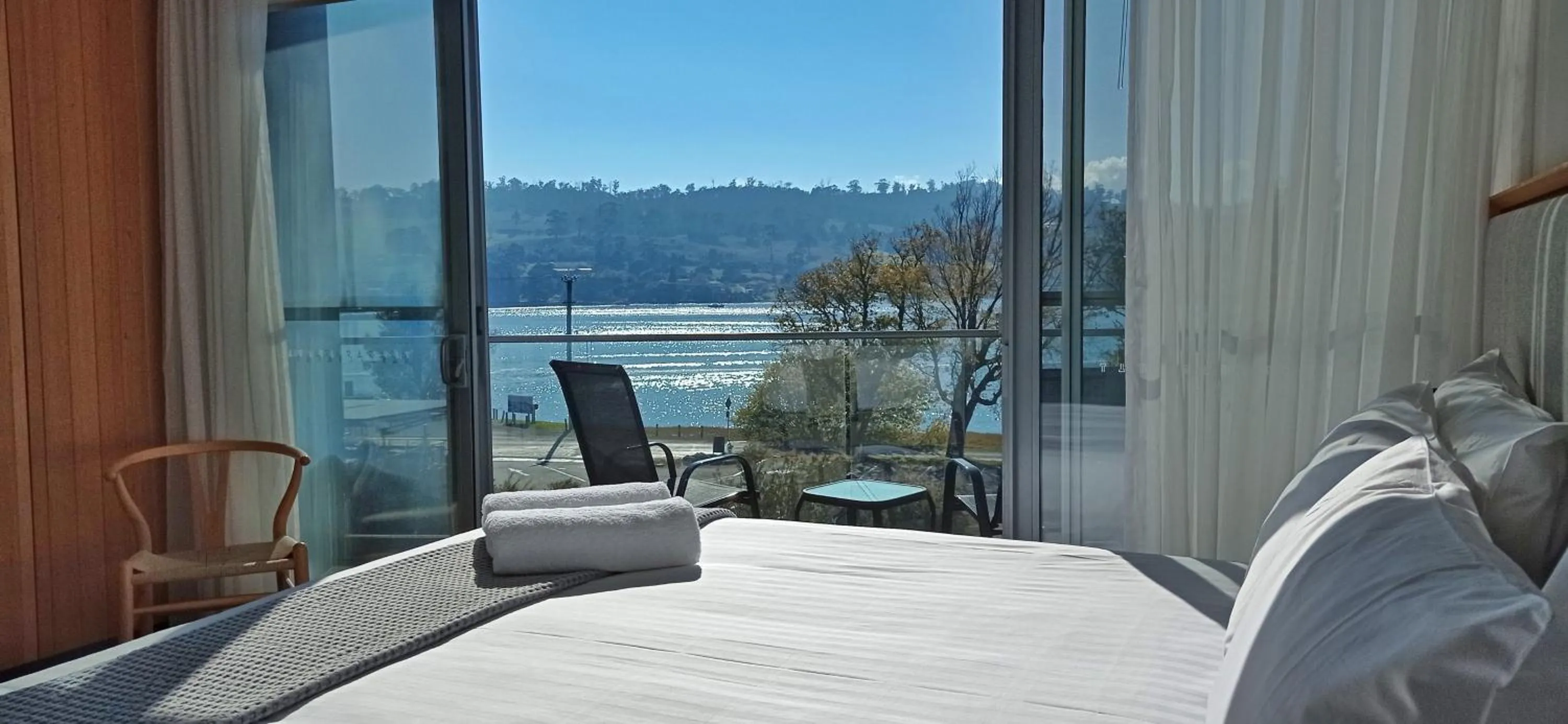 Bed in Rosevears Riverview Hotel