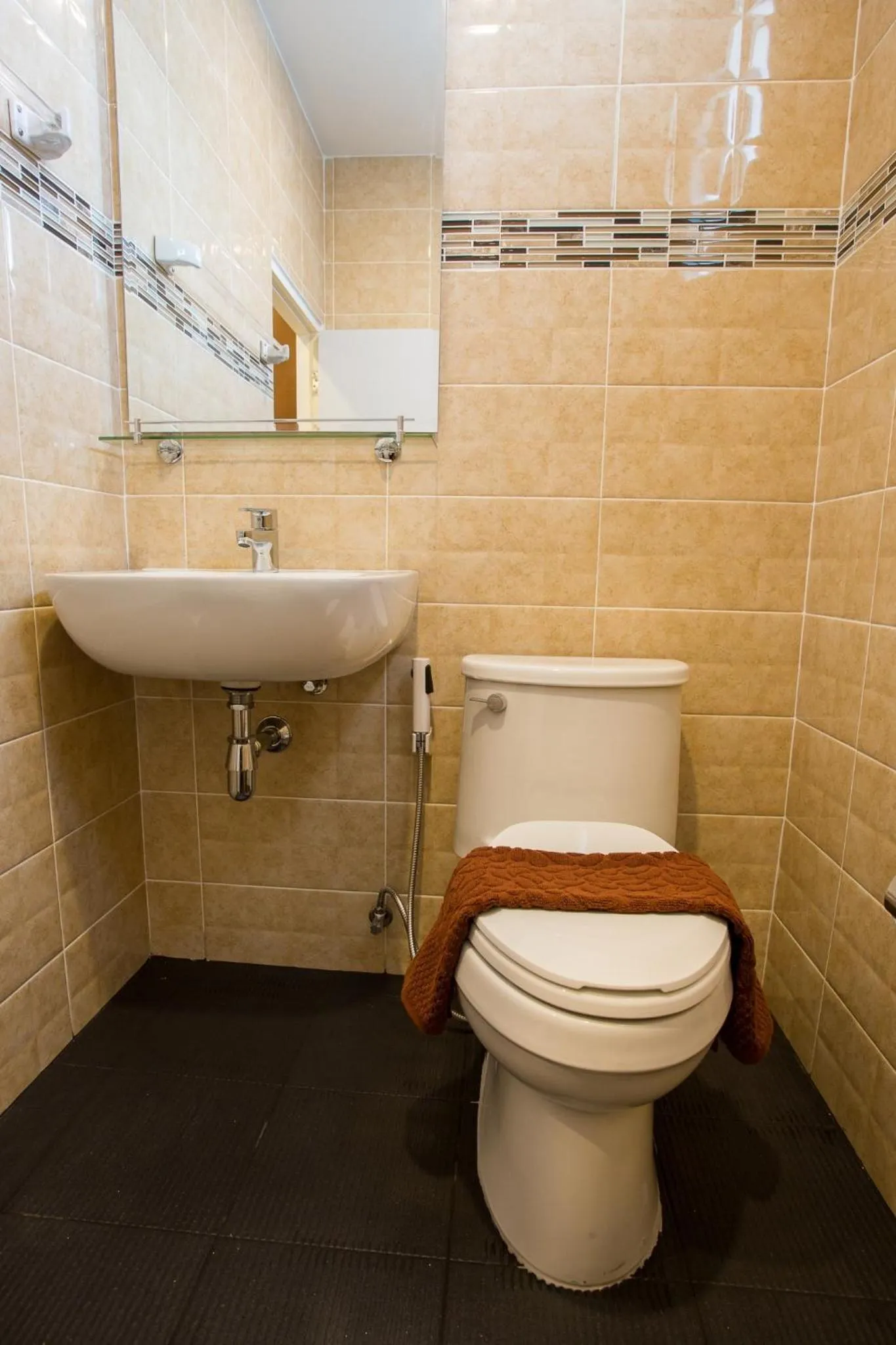 Toilet in Pongsakorn Boutique Resort