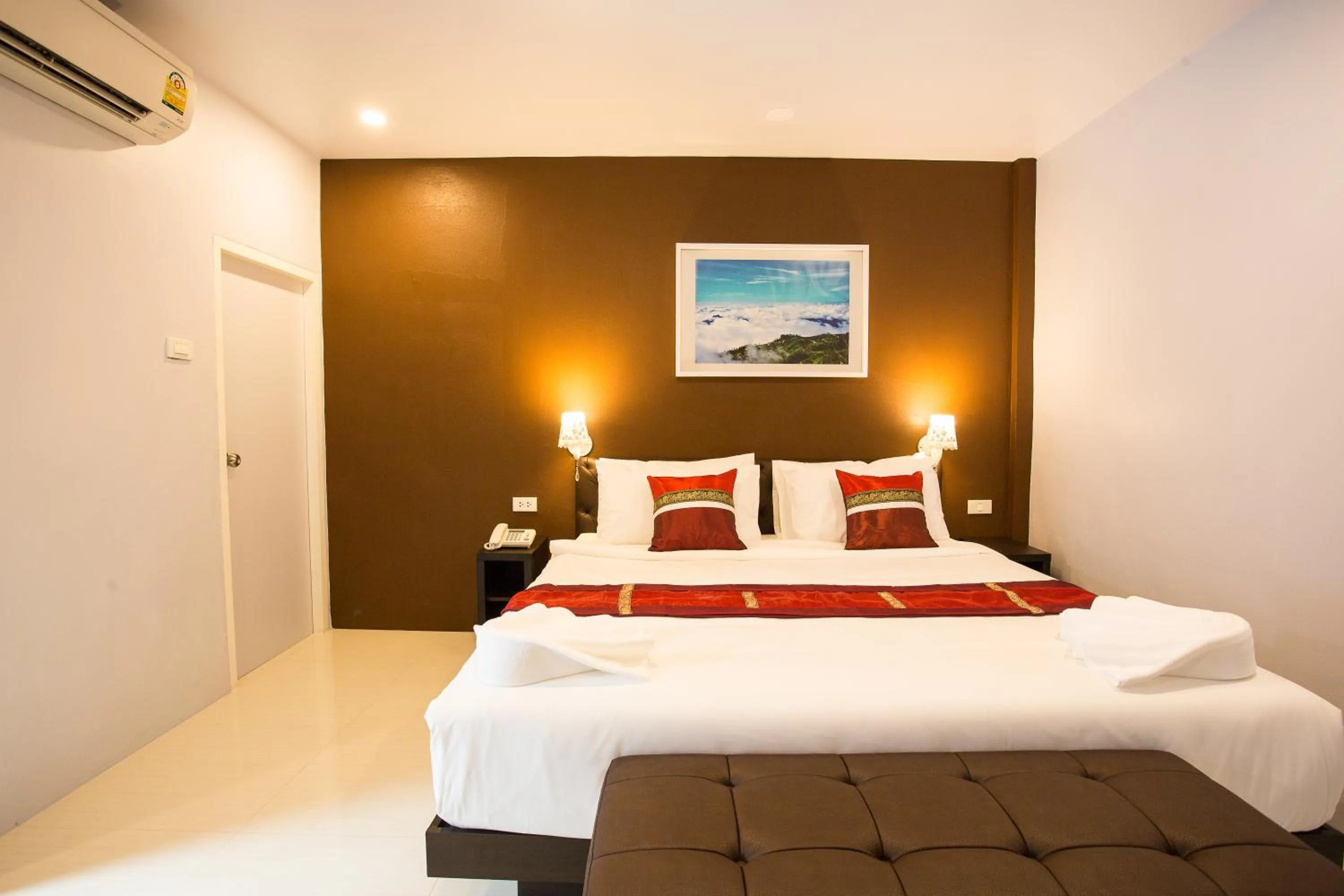 Photo of the whole room, Bed in Pongsakorn Boutique Resort