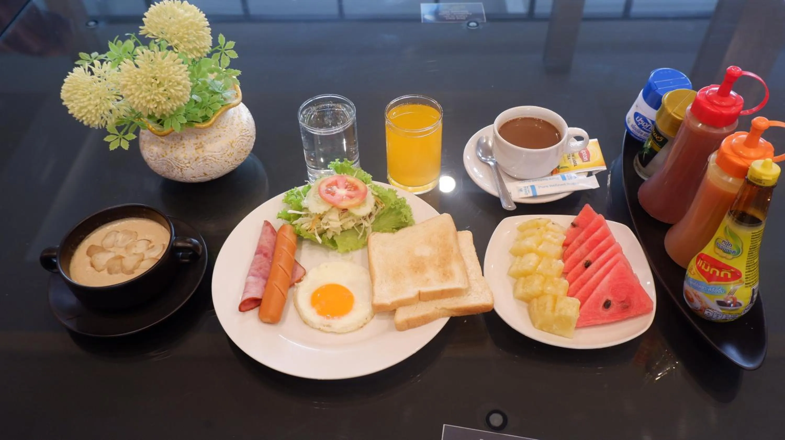 American breakfast in Pongsakorn Boutique Resort