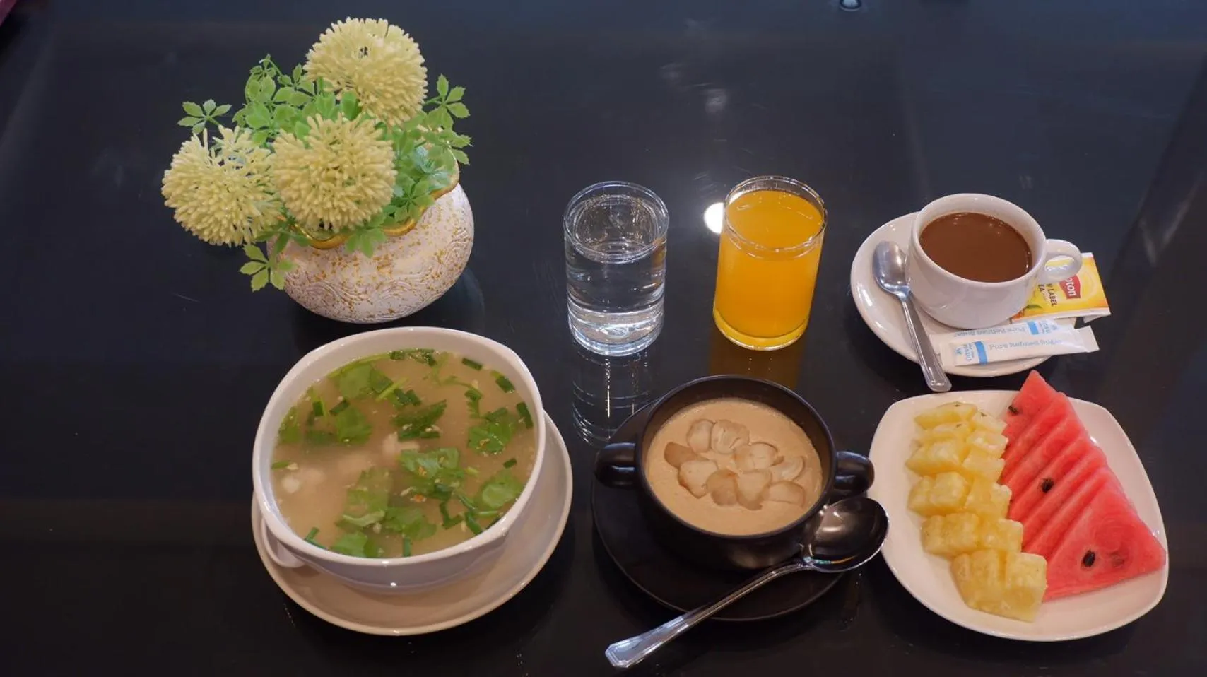 Asian breakfast in Pongsakorn Boutique Resort