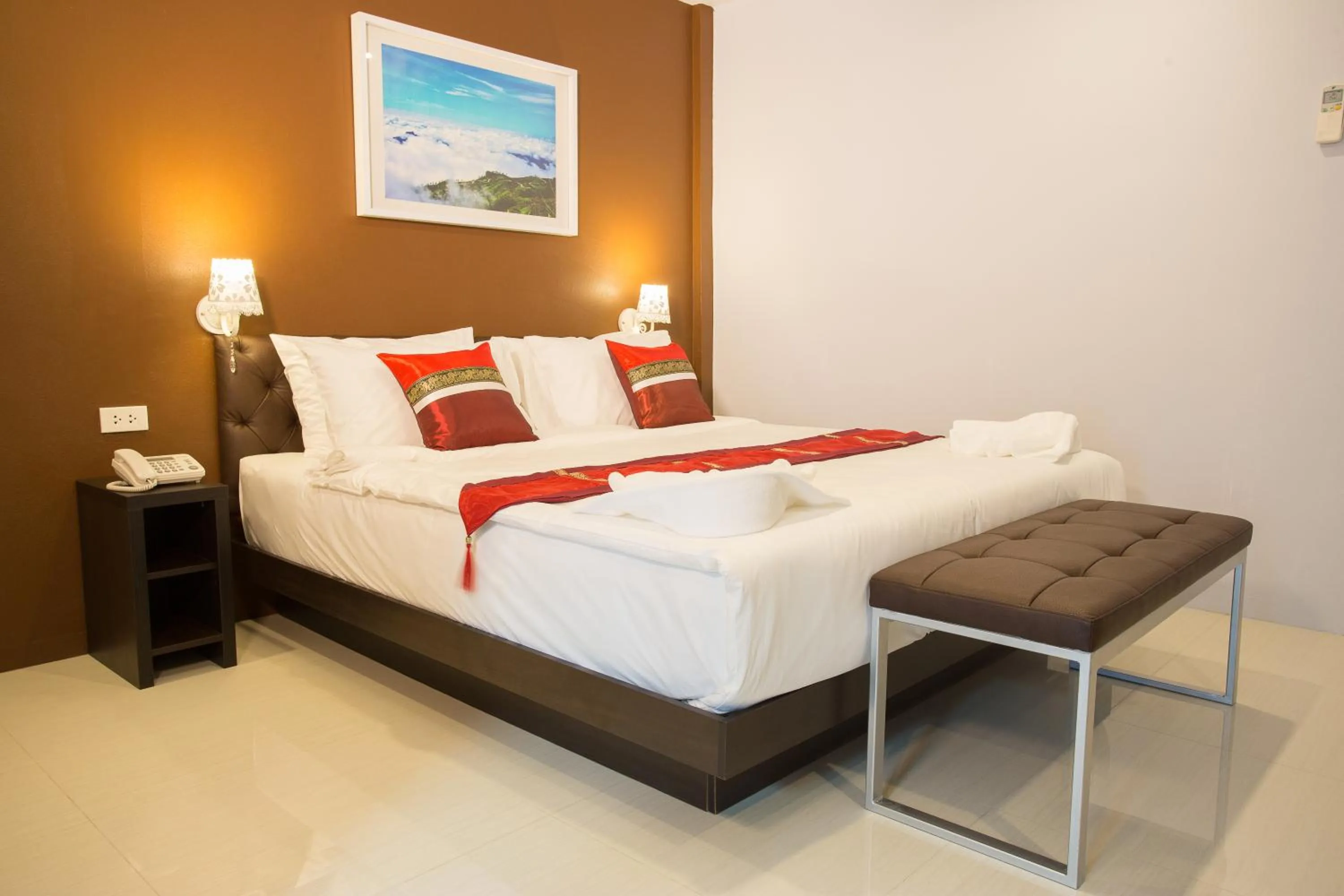 Photo of the whole room, Bed in Pongsakorn Boutique Resort