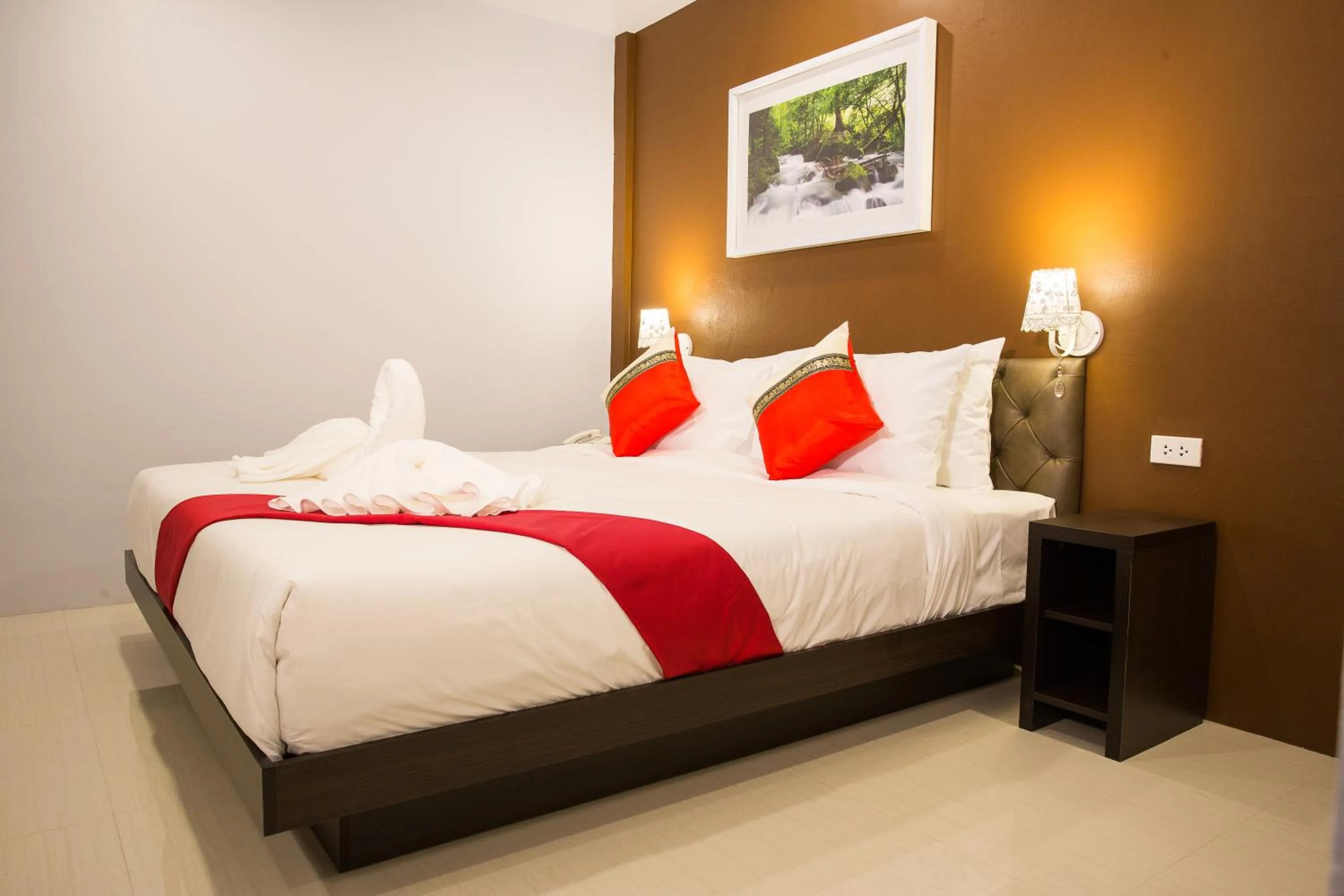 Photo of the whole room, Bed in Pongsakorn Boutique Resort