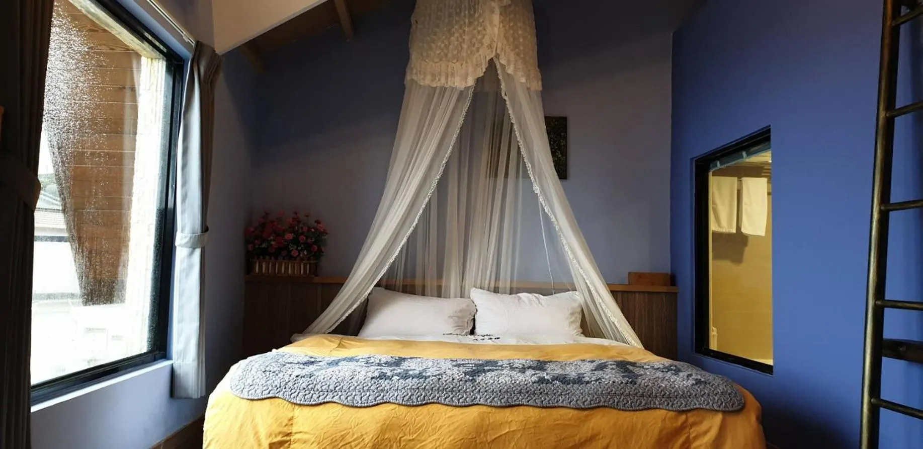 Bed in Arabian Nights in Jiufen
