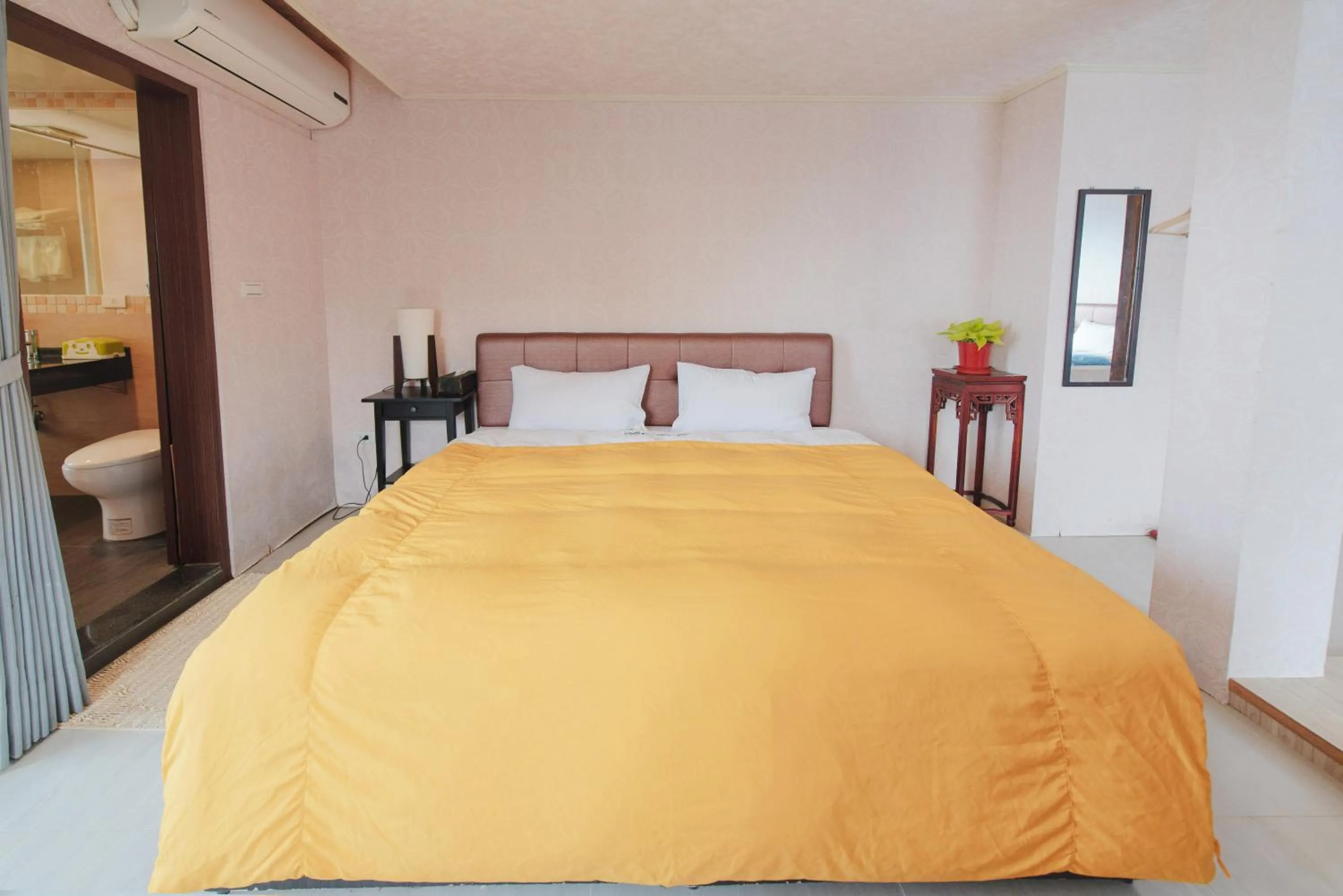 Bed in Arabian Nights in Jiufen